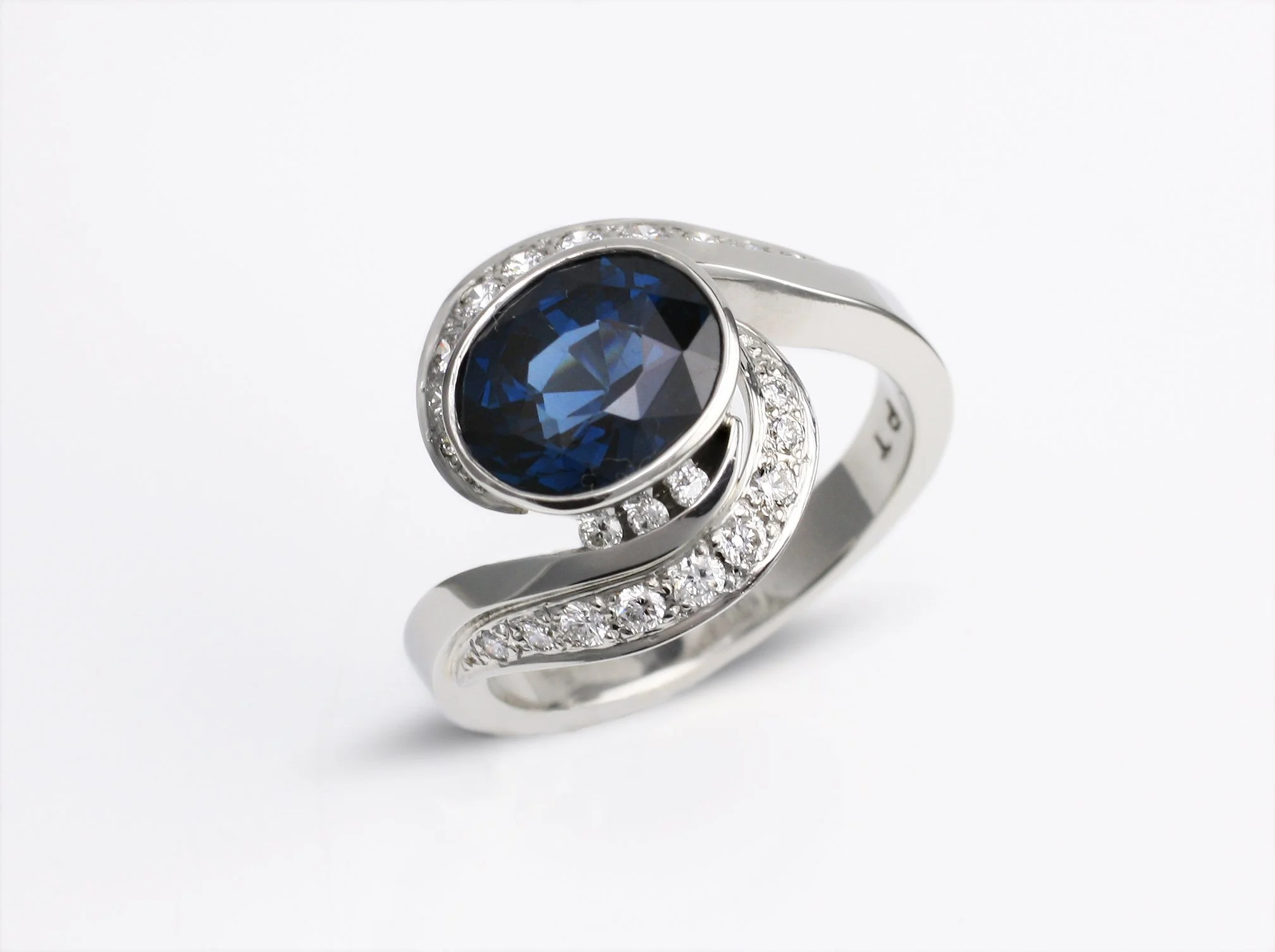 oval sapphire australia wrap around handmade adelaide south australia fancy uniques design ring