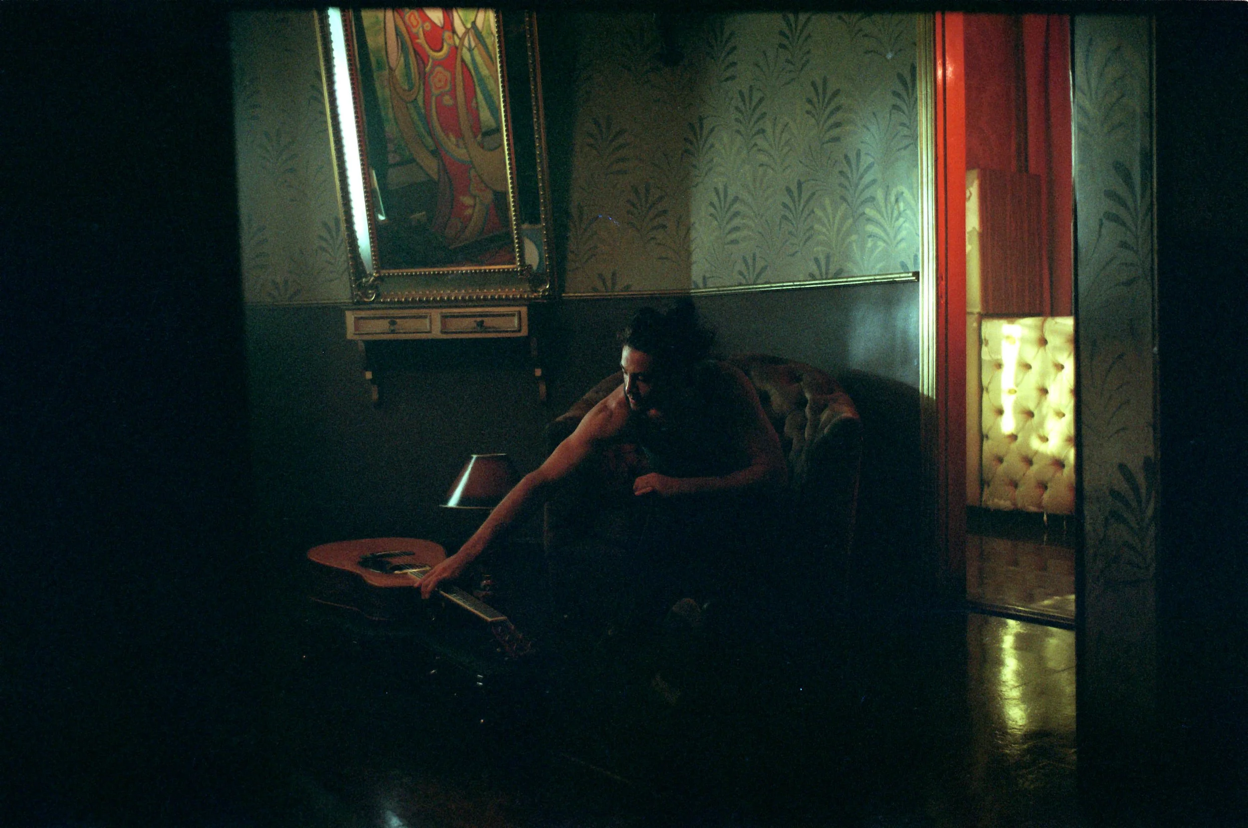 nixon__apple_portra800_00002.jpg