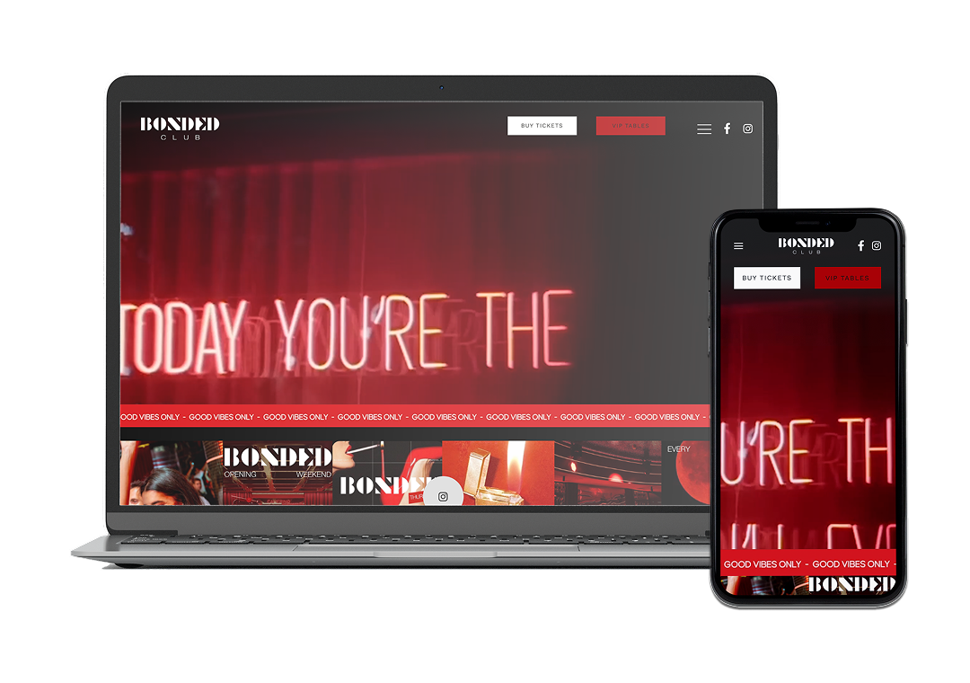 Pantalla de sitio web de un club llamado 'Bonded Club' en una laptop y un teléfono móvil, con fondo rojo y letras neón que dicen 'Today you're the' y una fila de aviso en la parte inferior que dice 'Good vibes only'.