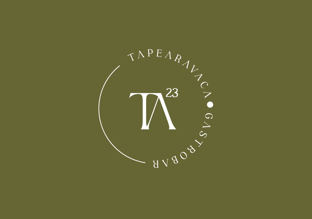 Logotipo circular en color verde con las letras griegas y número 23 en el centro, rodeado por la palabra Tapearrancia Gastrobar.