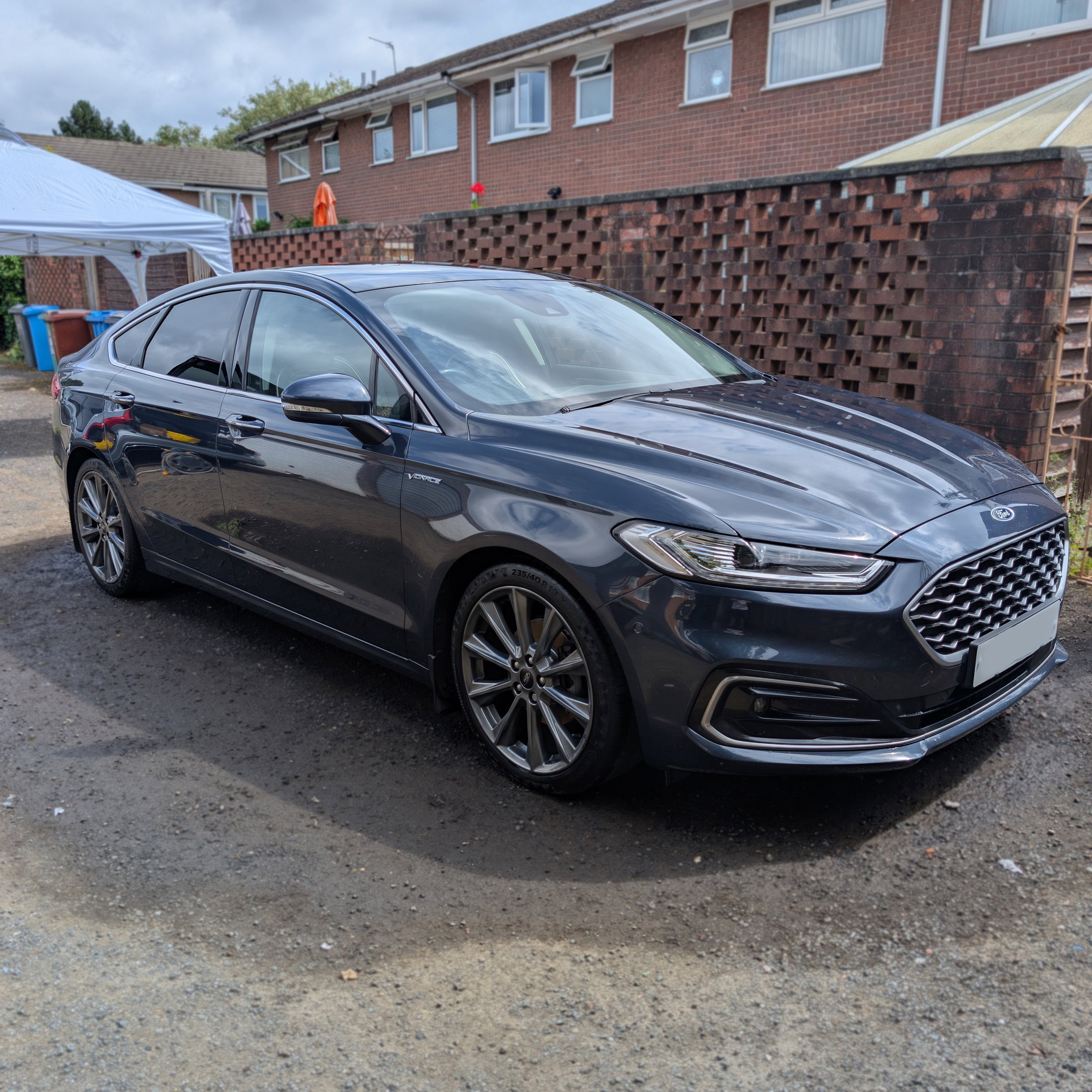 Ford Mondeo Vignale '20

Stage 1 Exterior Detail - Swirl &amp; Scratch Removal

A Rich Dark Blue hides most imperfections, but even now the difference after a Paintwork Detail is massive. This only 6 year old Vignale needed some TLC to it's paint, no