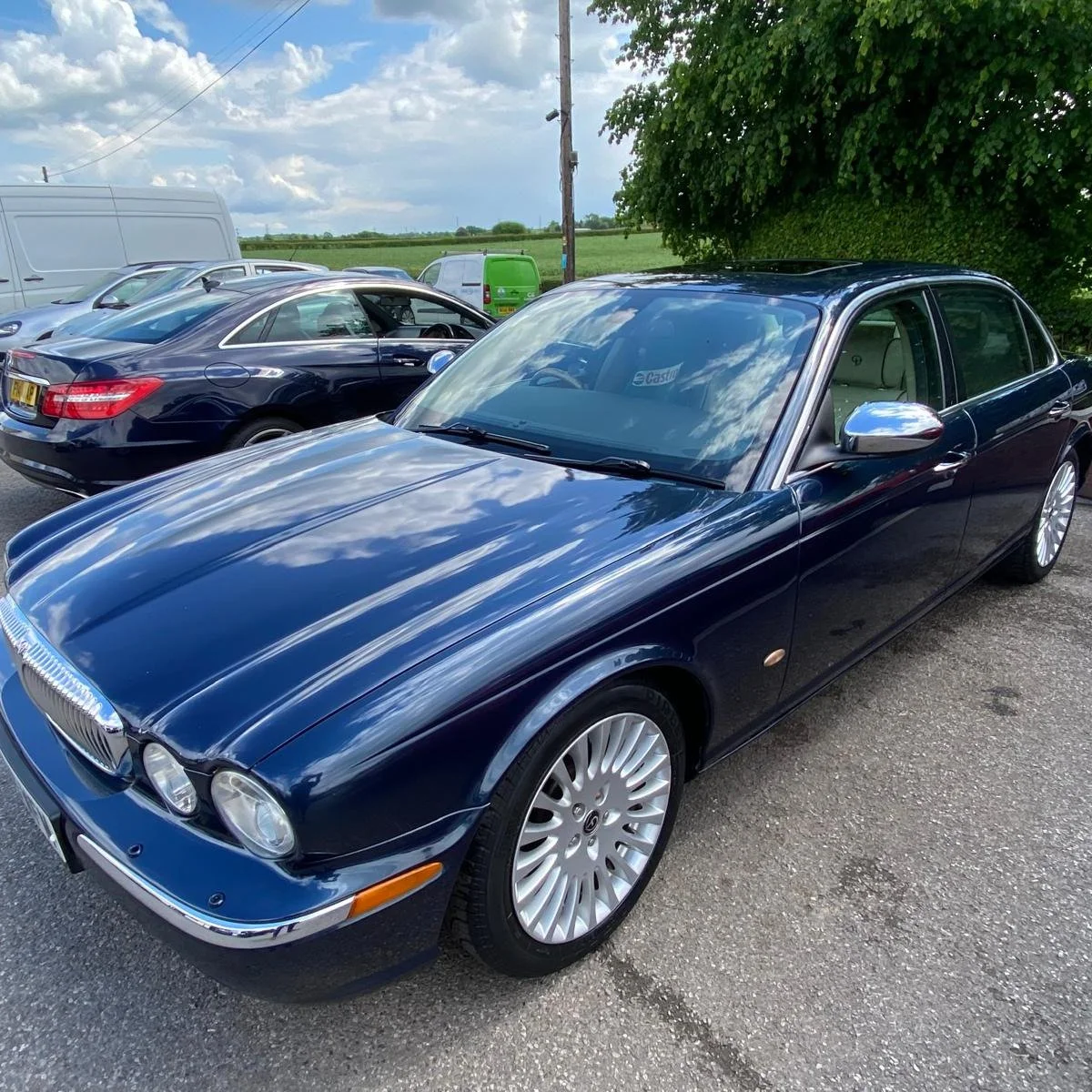 Daimler Super V8 '06

Stage 2 Exterior Detail - Swirl &amp; Scratch Removal and Paint Enhancement

The Ultimate Version of the Jaguar XJ, Supercharged V8 from an XJR combined with the Luxury of Daimler interior to create the ultimate Saloon. 

This c