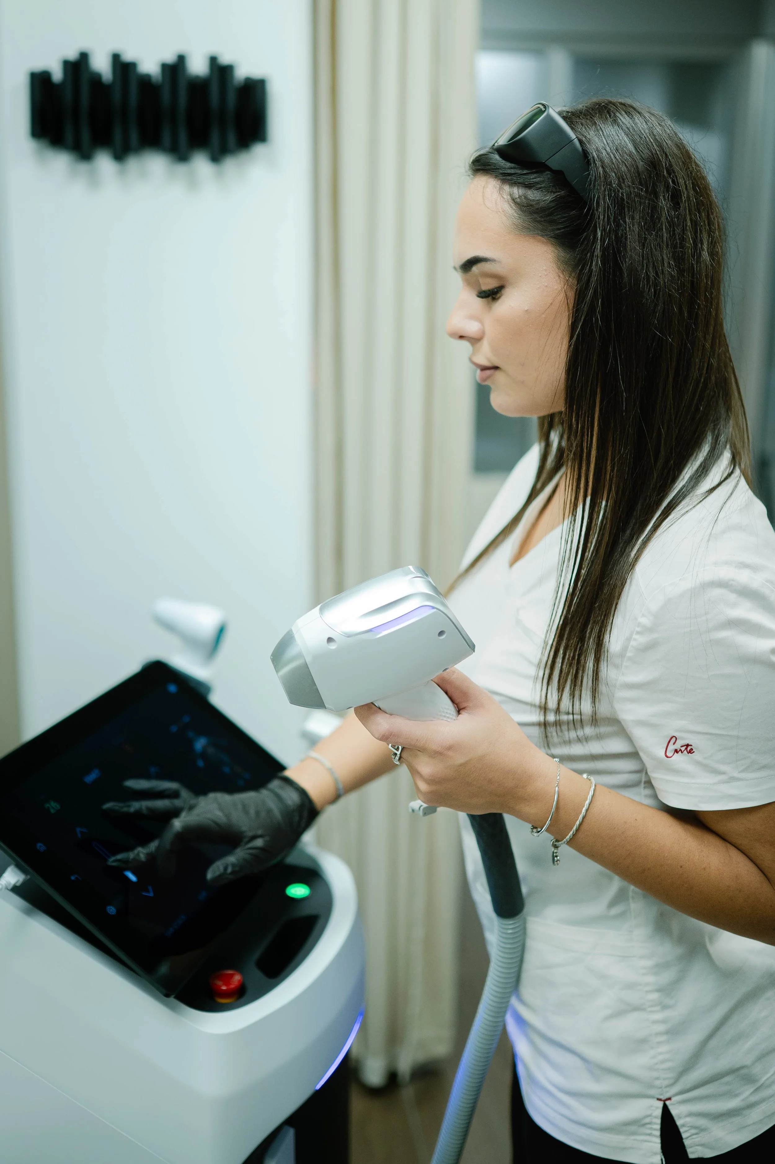 Oprema za lasersko odstranjevanje dlak