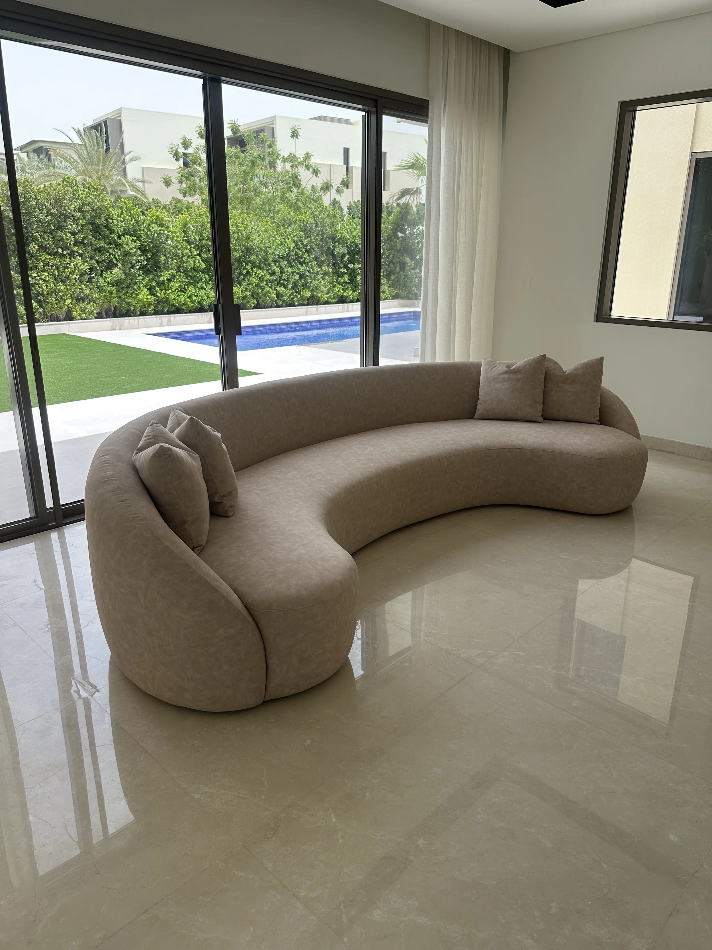Sculpture Curved Sofa