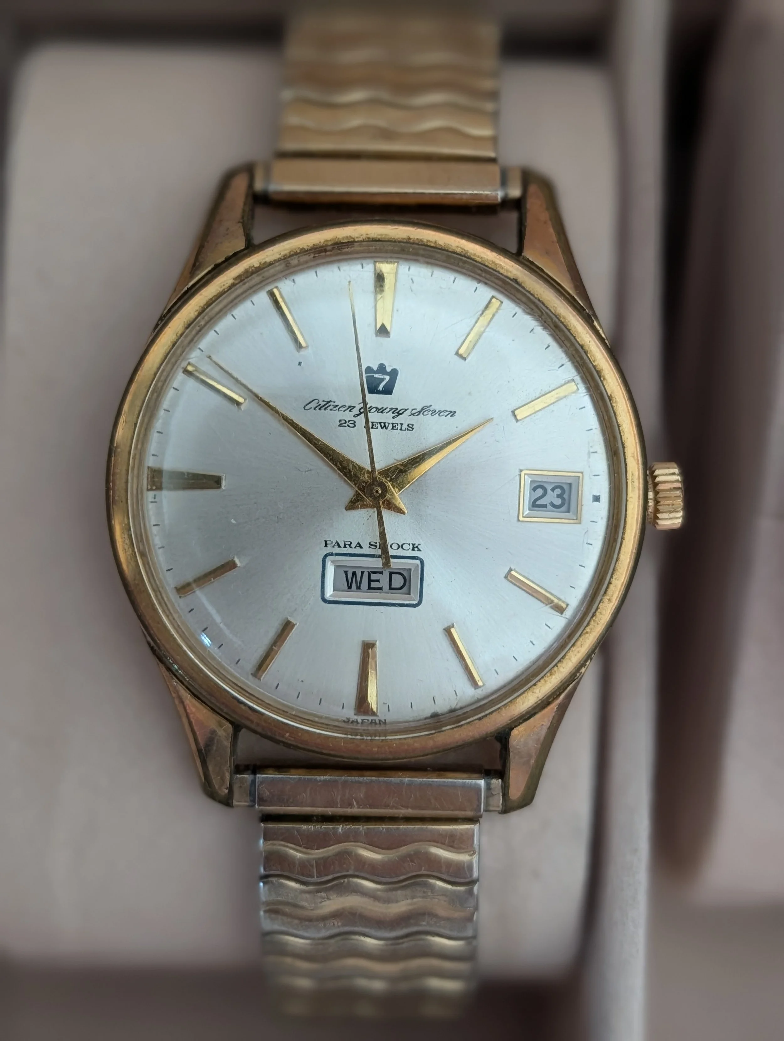 Citizen Young Seven 23 Jewel Day Date Automatic