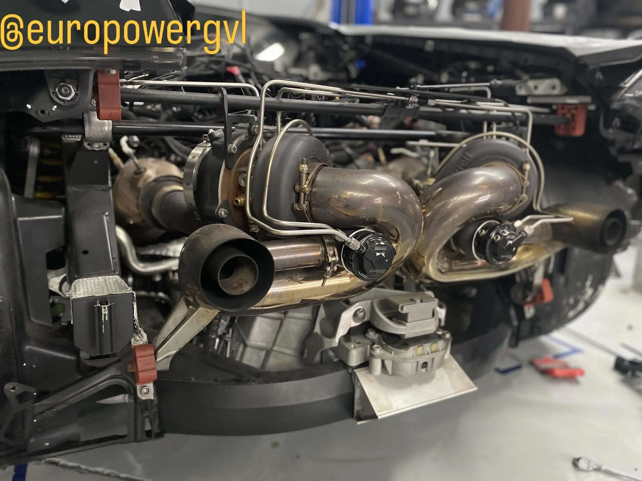Anyone down for a twin turbo lambo? #v10 #boostlogic #lambohuracan #lamborghini