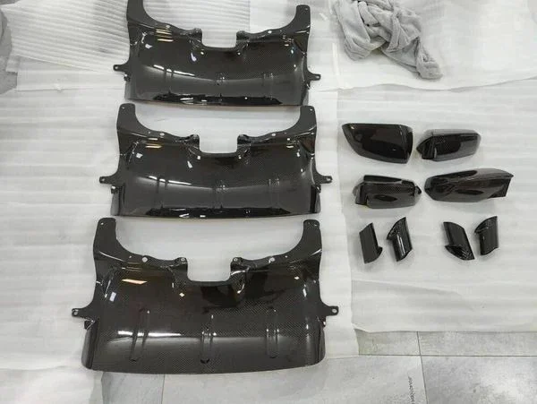 mclaren-720s-carbon-fiber-exhaust-cover-6780254_1160x_crop_center.webp