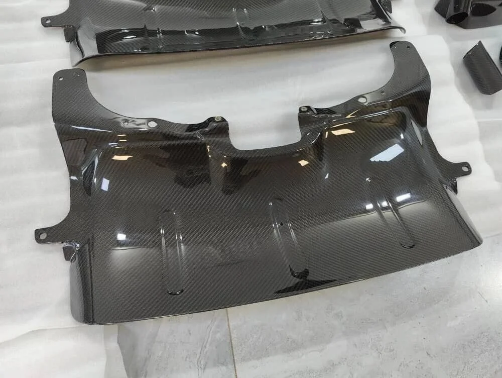 mclaren-720s-carbon-fiber-exhaust-cover-2734670_1160x_crop_center.jpg