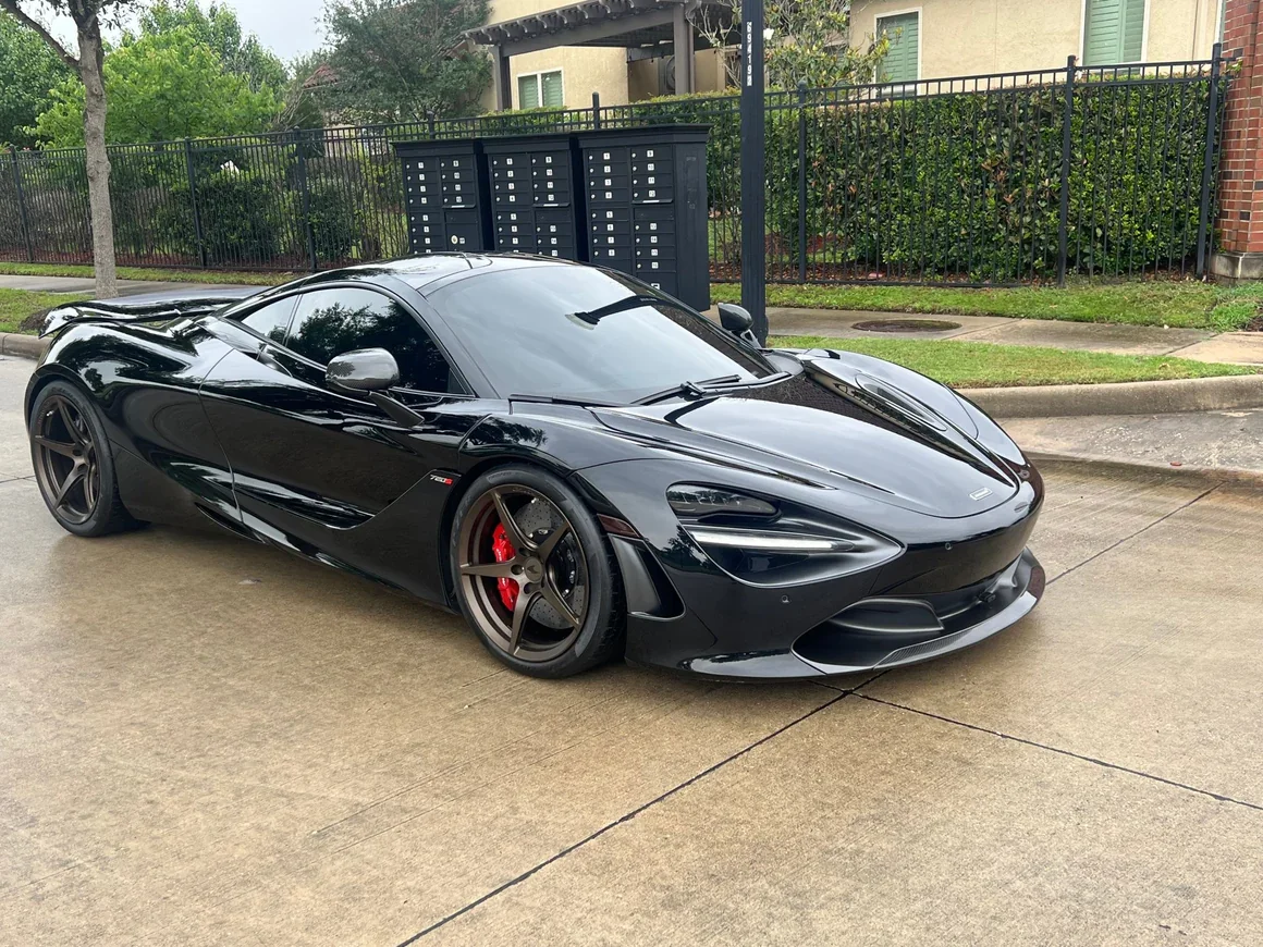 mclaren-720s-carbon-fiber-front-lip-4728672_1160x_crop_center.webp