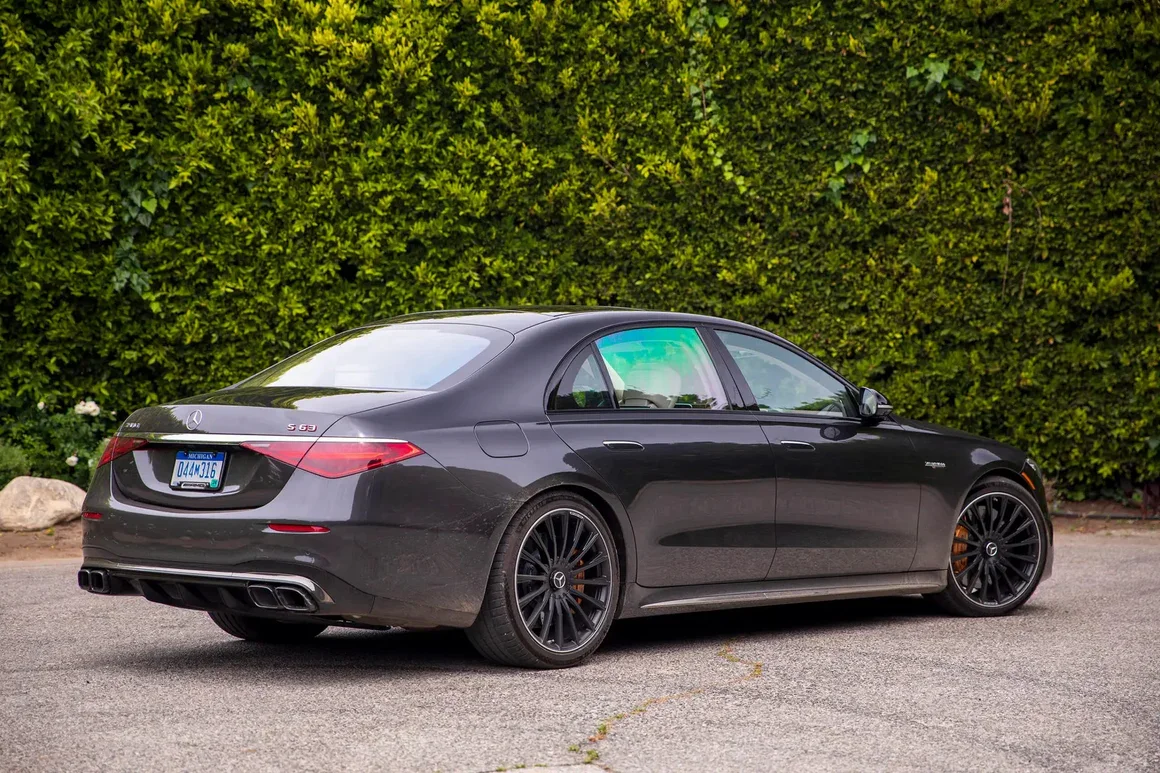 mercedes-benz-w223-s580-s500-s63-look-rear-diffuser-kit-4001902_1160x_crop_center.webp