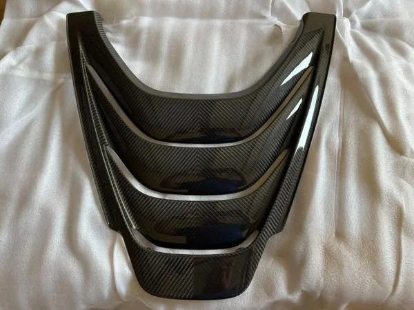 mclaren-720s-carbon-fiber-rear-engine-cover-sypder-only-3808322_1160x_crop_center.jpg