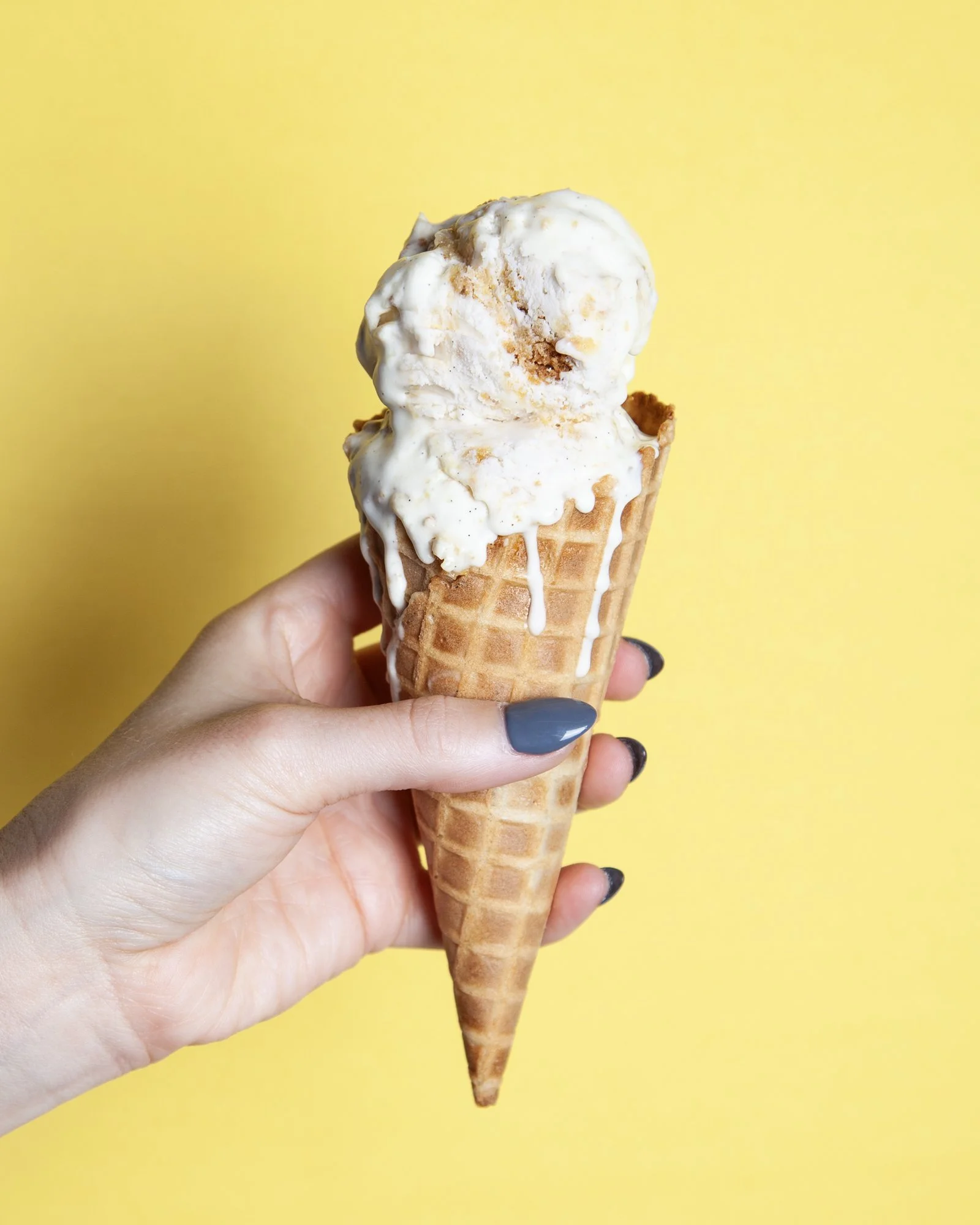 Ooey Gooey Butter Cake Ice Cream (DSLR)