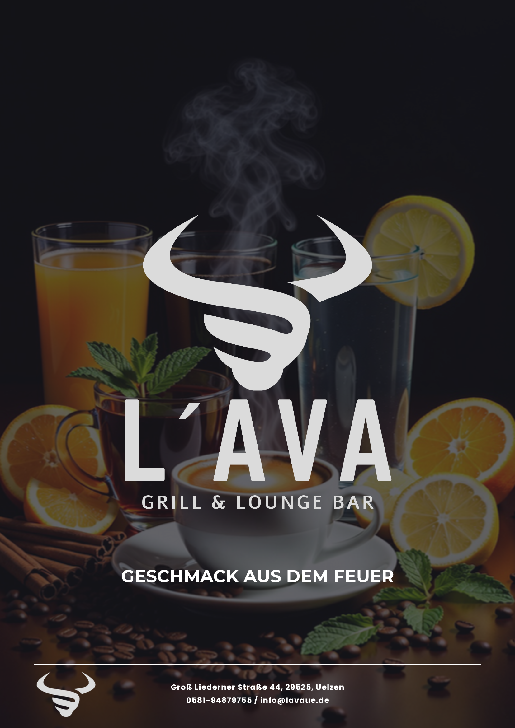 Das Bild zeigt eine Tasse Kaffee, umgeben von Zitronenscheiben, Minzblättern, Kaffeebohnen und Zimtstangen. Das Logo des Grill & Lounge Bars 'Láva' ist in der Mitte über dem Bild platziert, mit dem Slogan 'Geschmack aus dem Feuer' darunter.