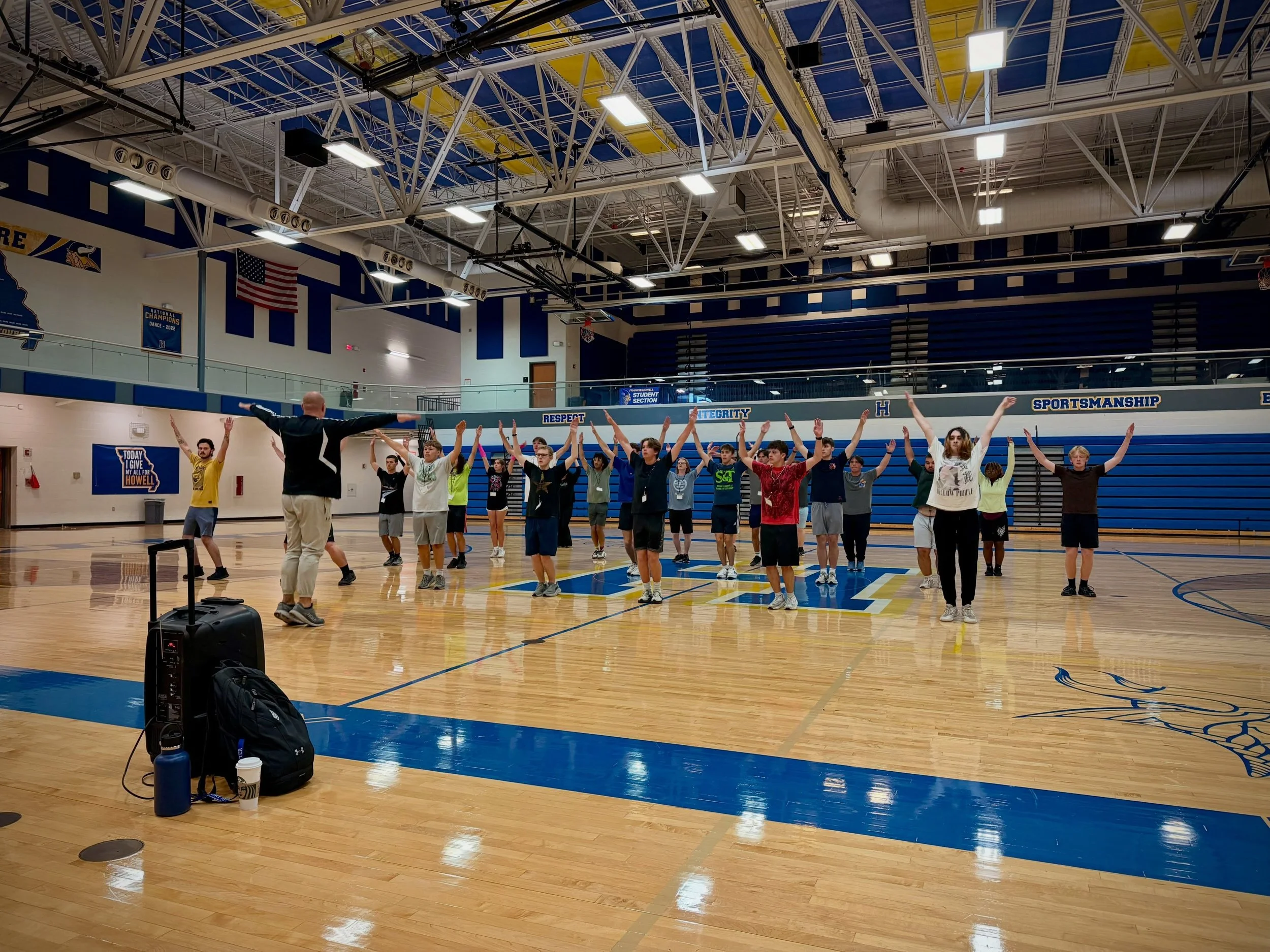 Hands up for visual sessions with @brandon_huff95 ! Who&rsquo;s excited for WGI this year?! 💃 🕺 

#band #wgi #drumline #music #percussion