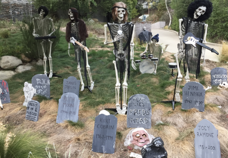 halloween cemetary.png
