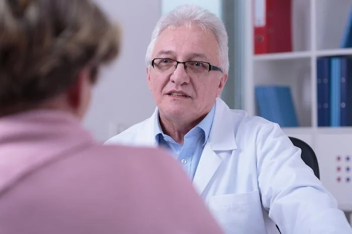 What's the Difference Between Dementia and Alzheimer's?