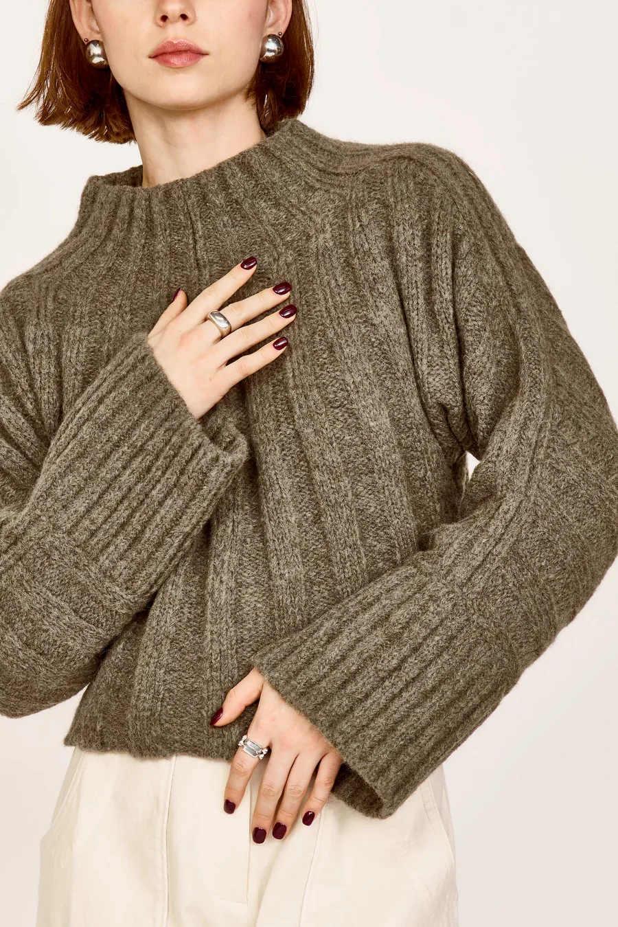 WinslowRibbedWideCuffsweateringreenMIRTHFall24-6_12f4e6db-2dcc-45ec-9500-ead654a50038_900x.webp