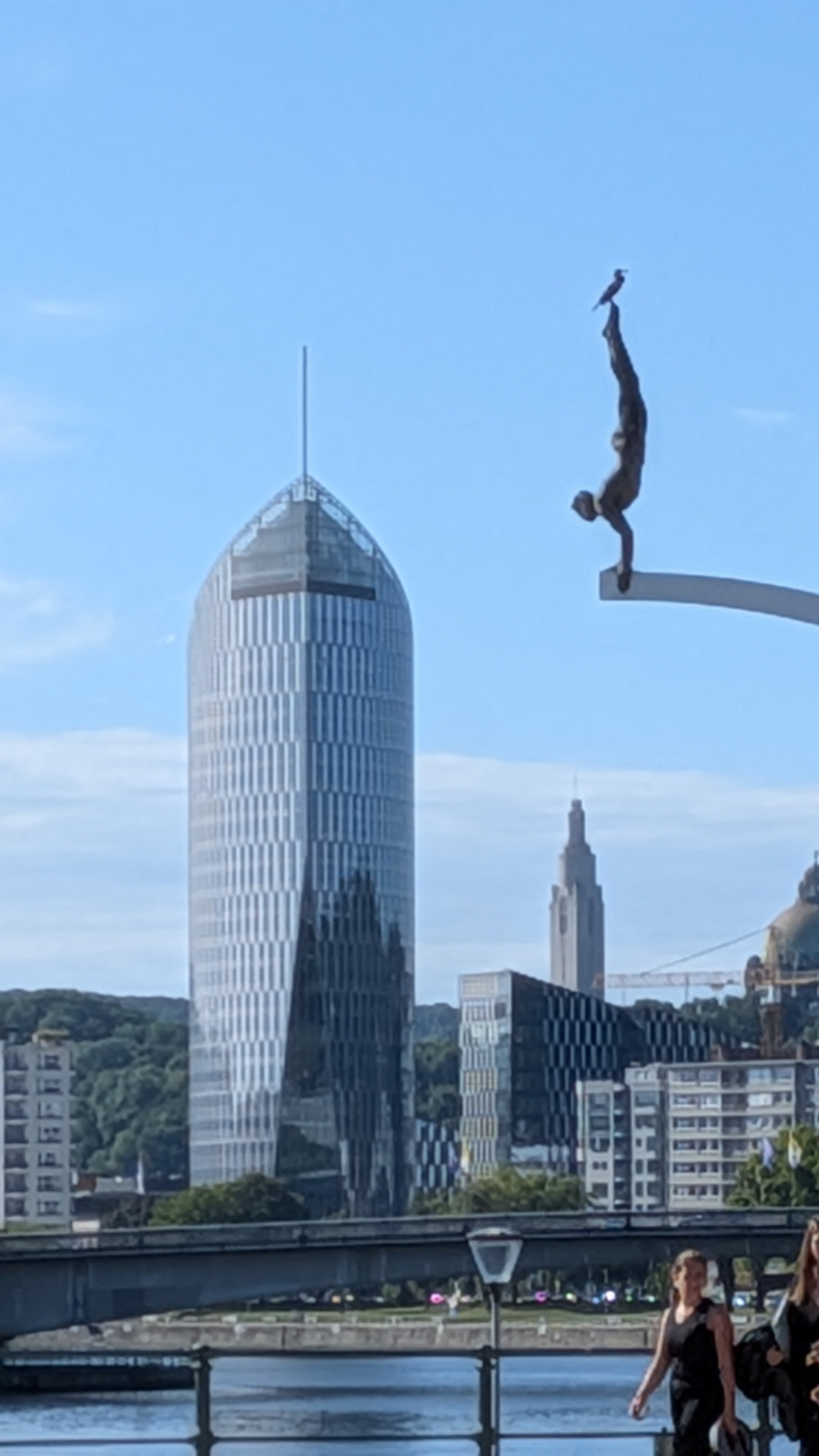 Diving Statue.jpg