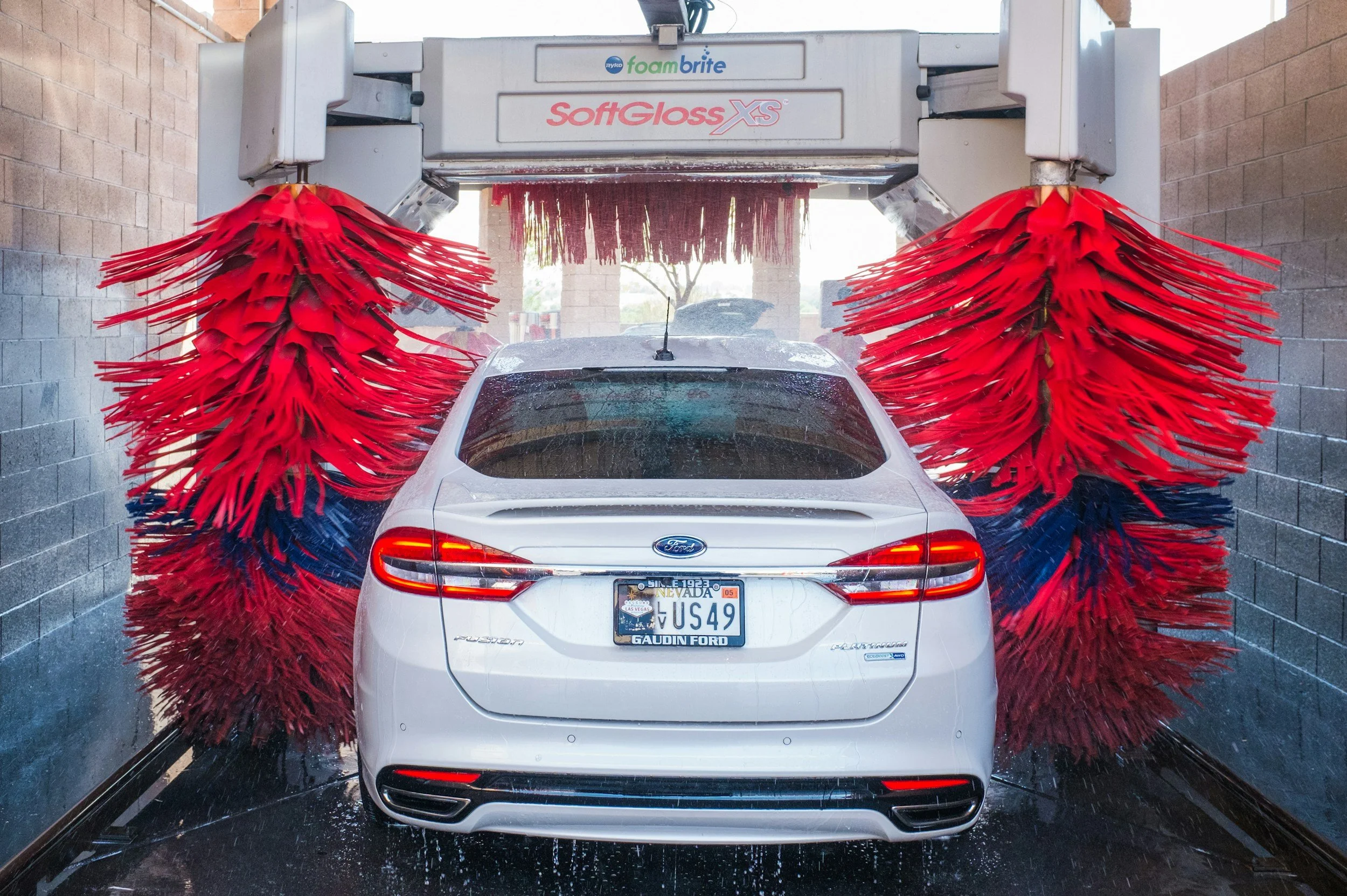 Mobile Detailing vs Car Wash: What's the Difference?