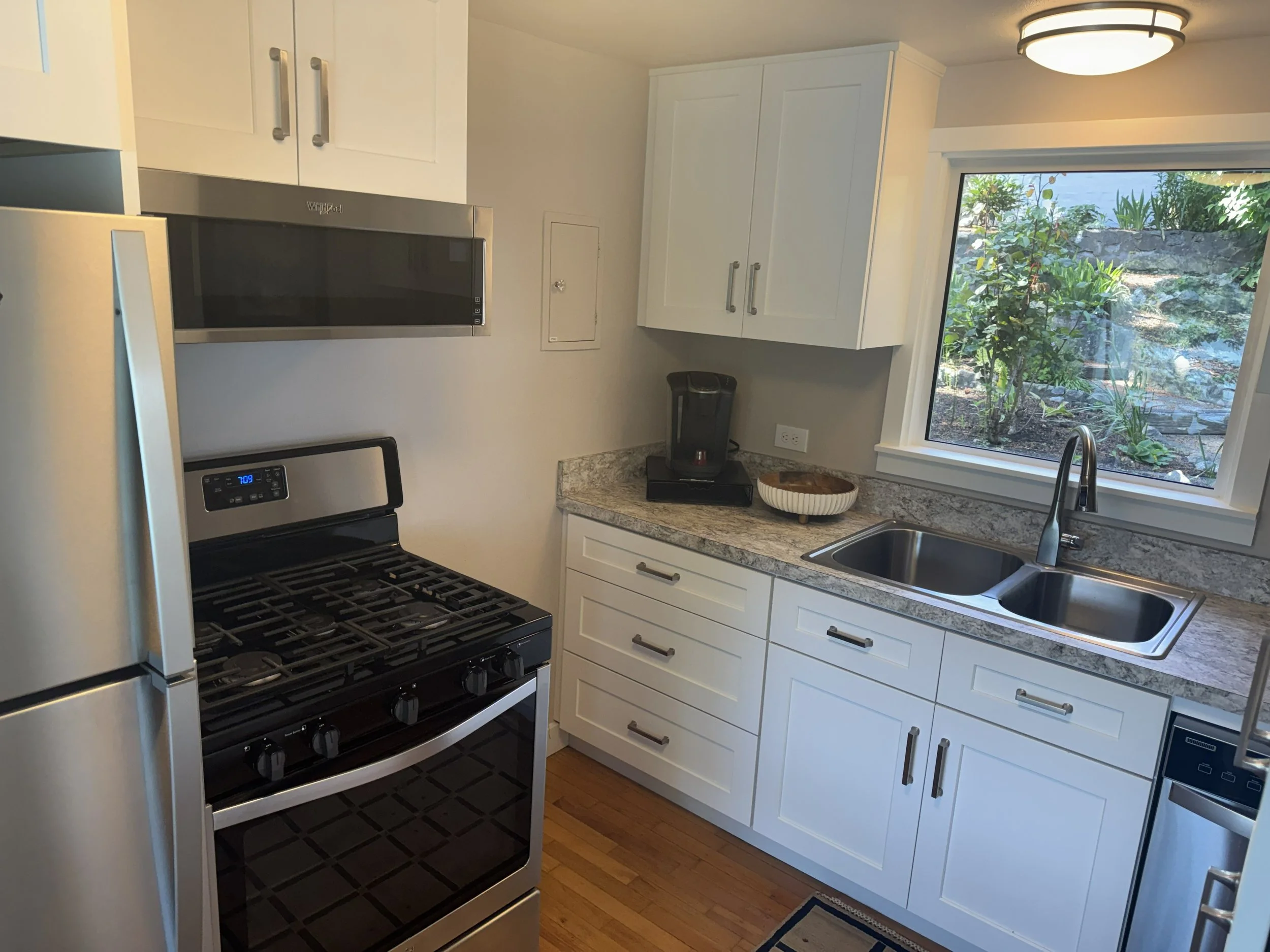 Brew your morning beverage while looking at the charming garden path and mature gardens outside your kitchen window.   You will see bunnies nibbling on grass, hummingbirds feeing on native wildflowers and quail bustling by with their chicks. 