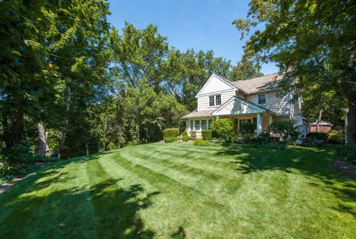 house with nice backyard lawn.jpg