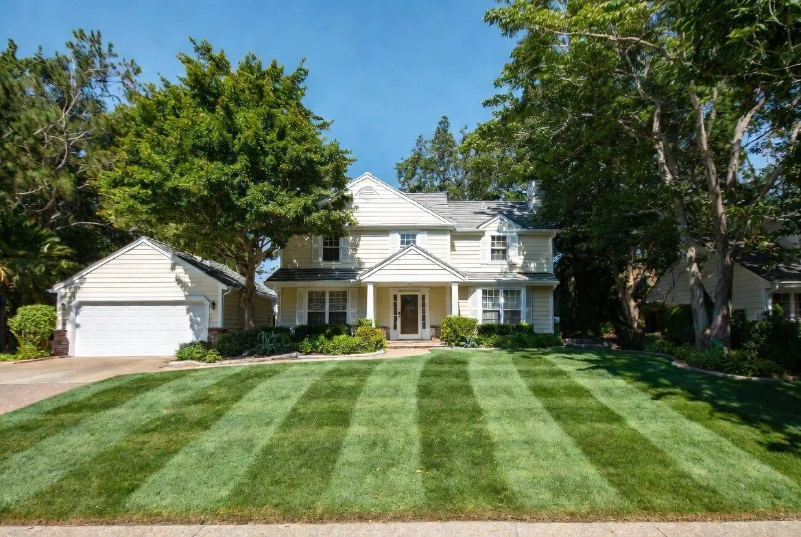 house with nice lawn.jpg