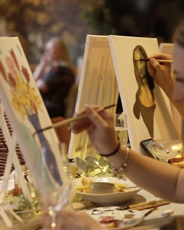 paint-sip-table-canvas-easels.jpeg (Copy)