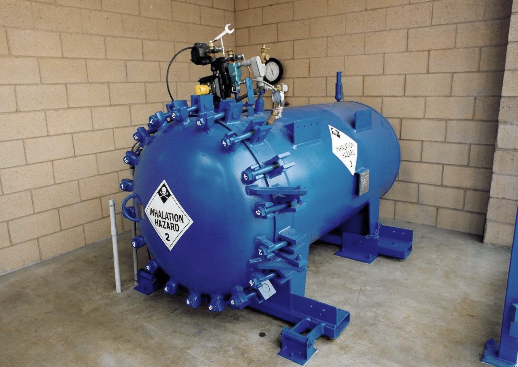 18 Bolt ChlorTainer Vessel
