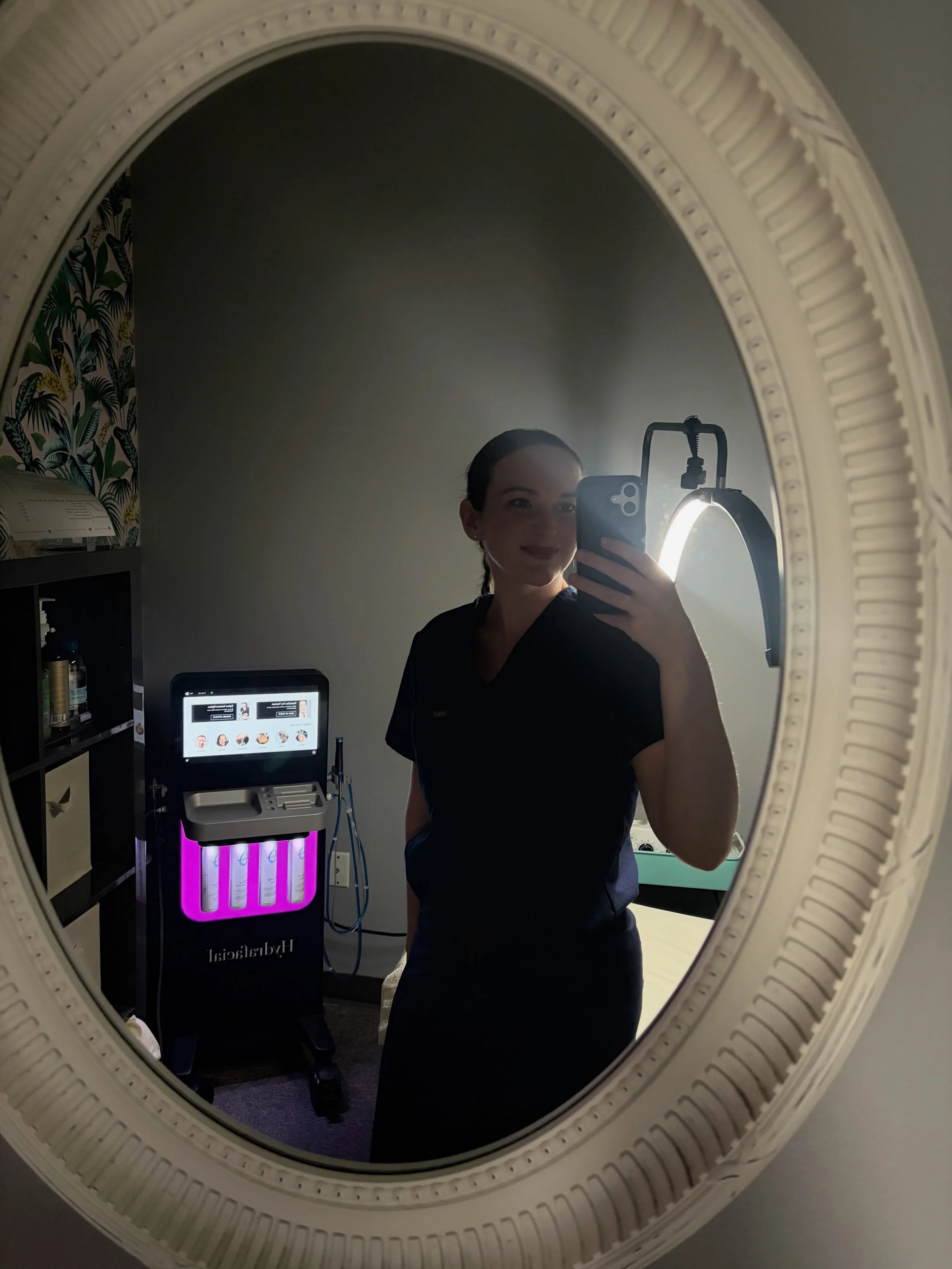 Hydrafacials are easily my favorite treatment to perform and receive!

I love that every treatment can be customized to what the skin needs, while still leaving you with that instant post-Hydrafacial glow!

And yes&hellip; I&rsquo;ll always take any 