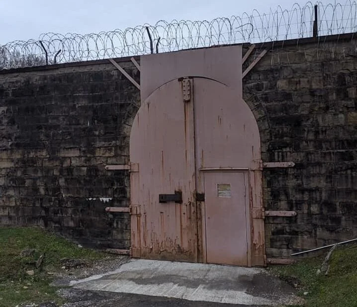Brushy Mountain State Penitentiary &amp; Windrock Adventure: A Perfect East Tennessee Family Day Trip (2026)