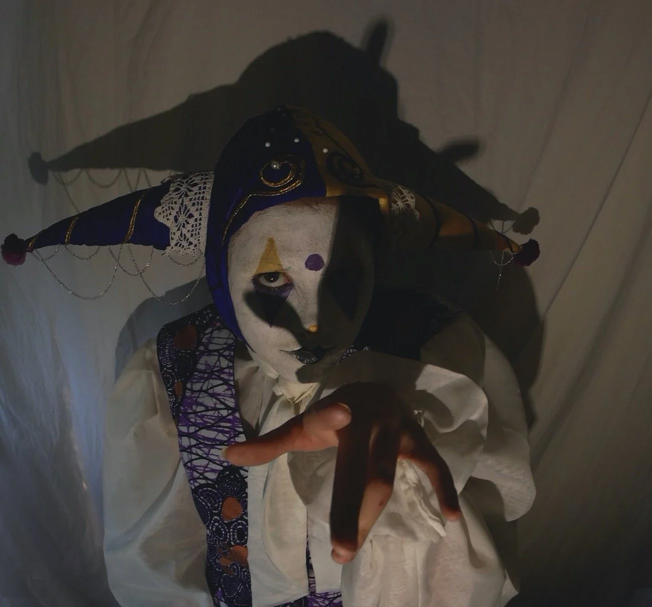 "A Royal Fool", 2021. Photos by Greta Mathes. 