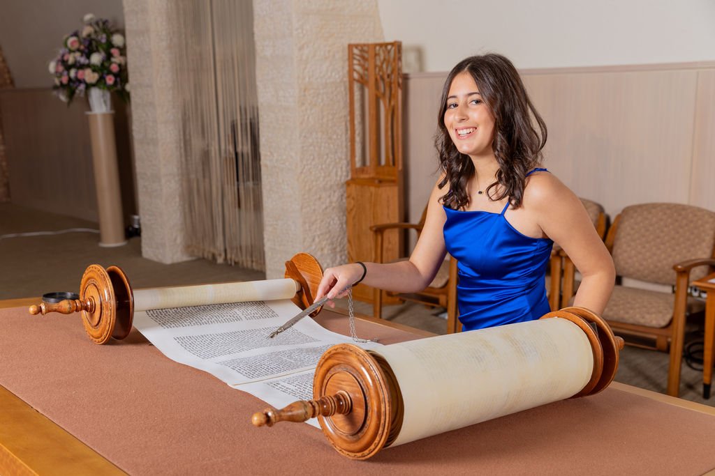 NoahGelfmanPhotographyxMiriam'sBatMitzvah-34.jpg