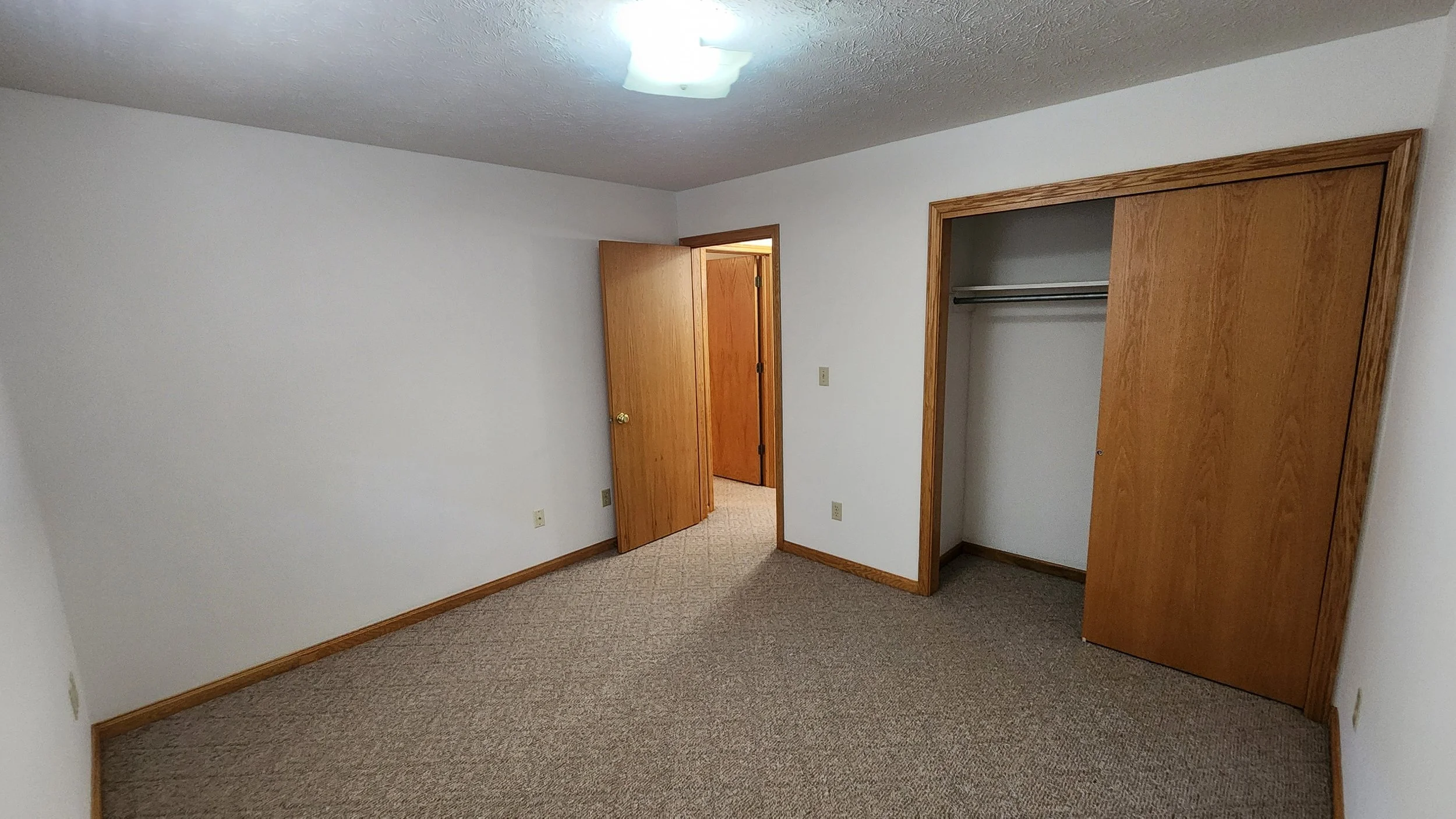 Oak C bedroom 2.jpg