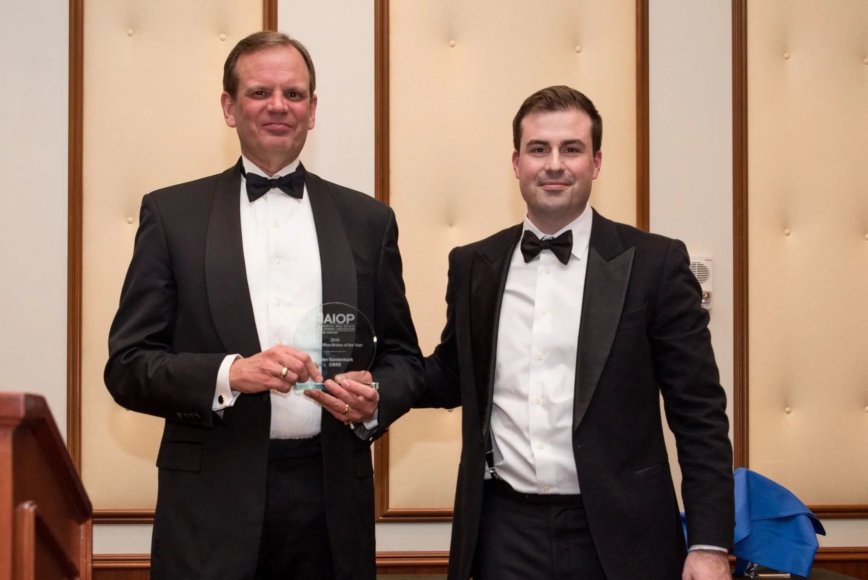 2019AwardsOfficeBrokeroftheYearsmall.jpg