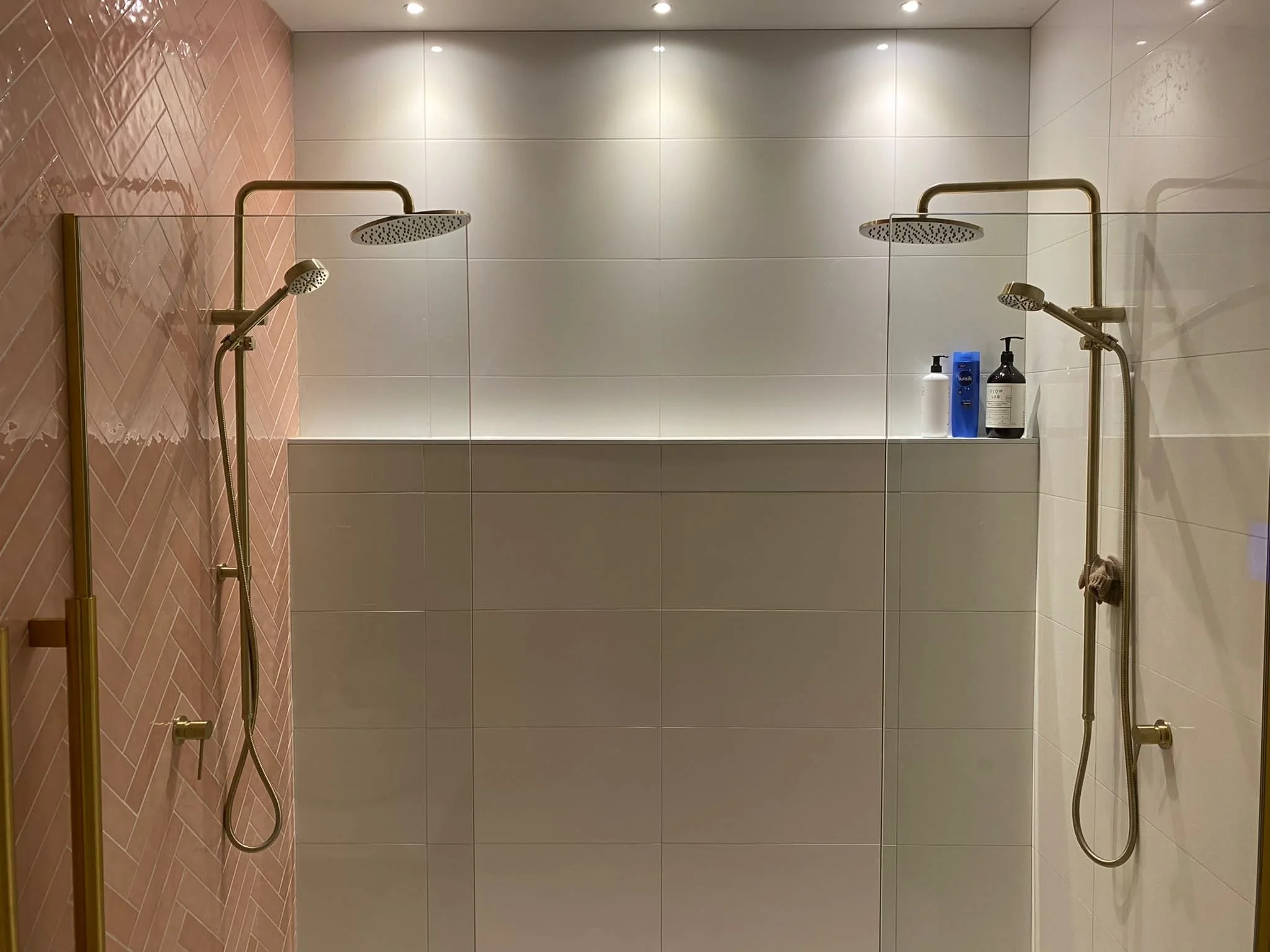 inbuilt-shower-double-shower-heads-shelf-renovation