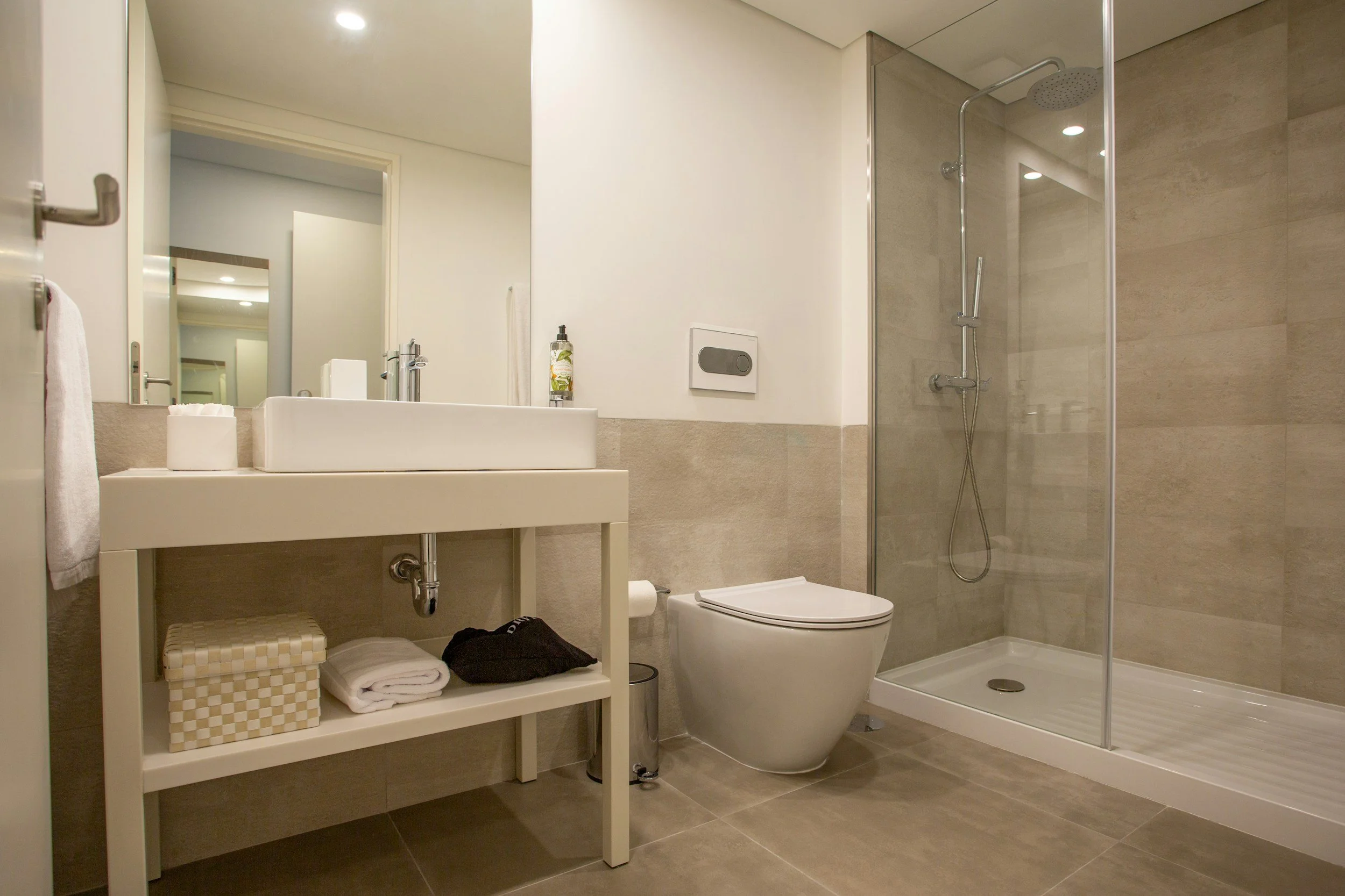 Fully Equipped Bathroom