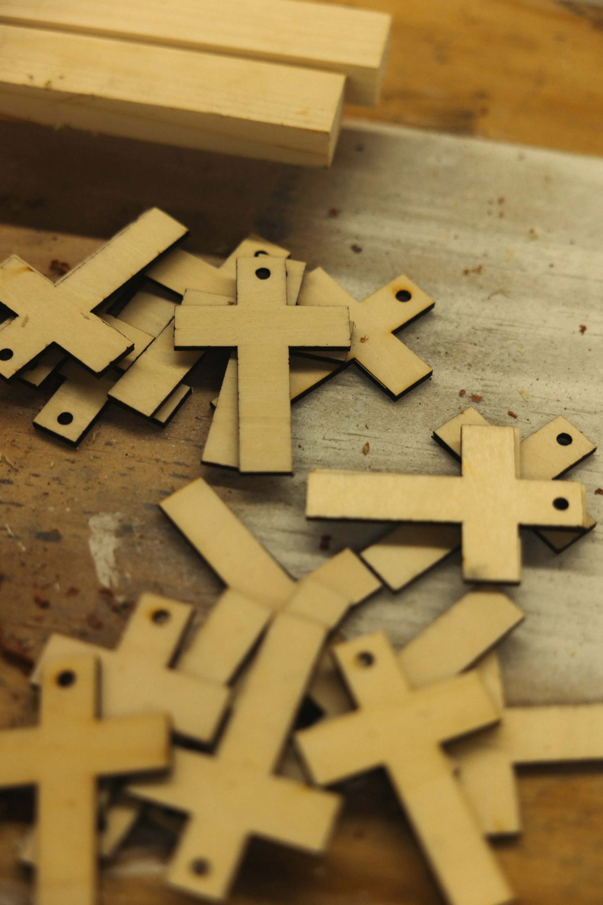 TOUGHERTHANNAILS-WOOD-CO-MISSOURI-BASED-SMALL-CARPENTRY-FAITH-BUSINESS-ST.LOUIS-MO-TRAVELING-11.jpg