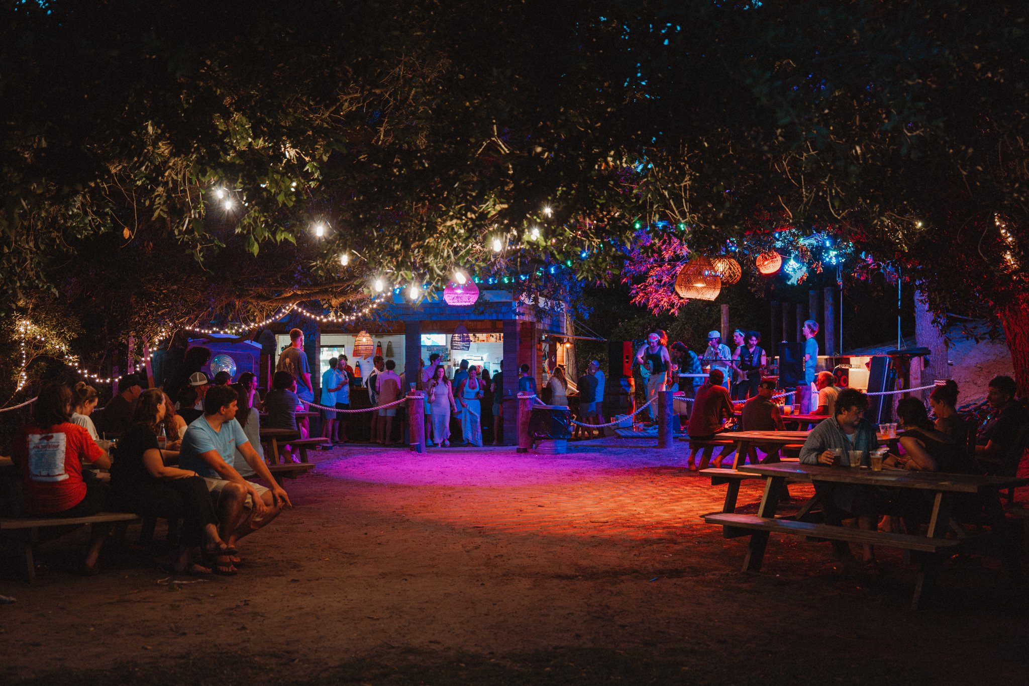 Swells'a Brewing Duck Dive Bar