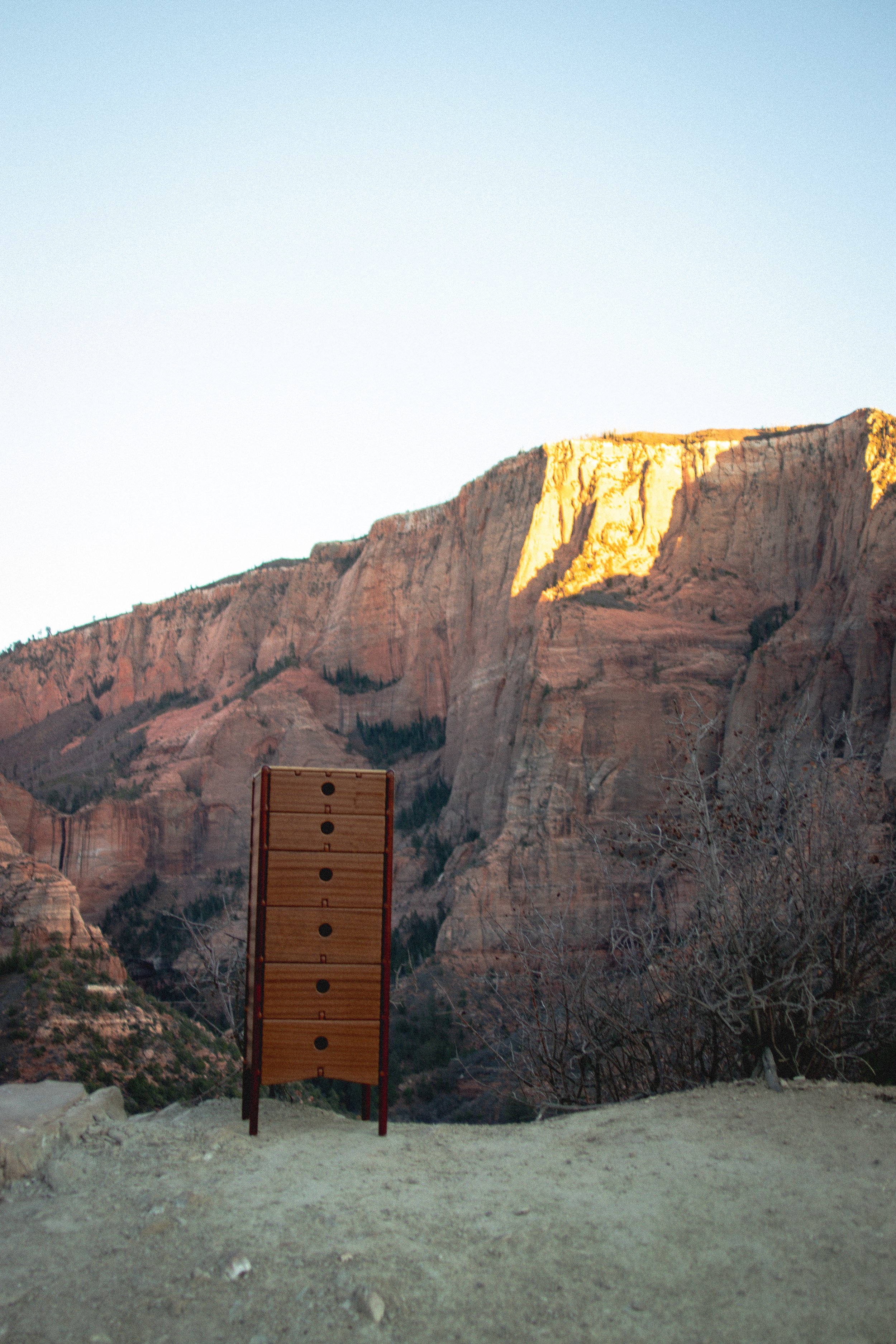 Note the even, yet organic striations of the sapele wood; one can’t help but notice the similarities in the surrounding sedimentary rock. A paramount example of how nature can inform a beautiful design, and wood can execute it.