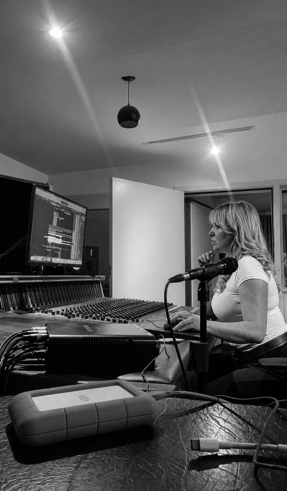 female music producer Austria the grove studios