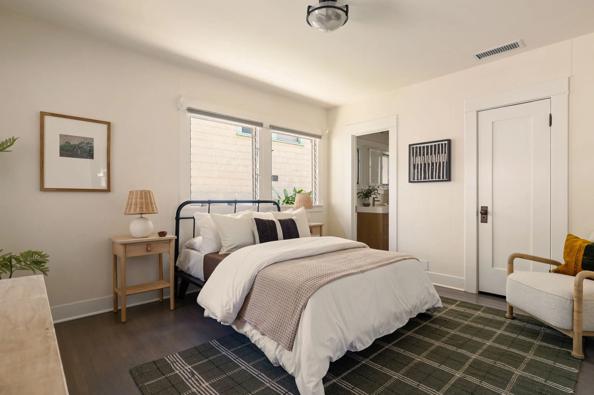 23-web-or-mls-708 N Ave 53-23.jpg