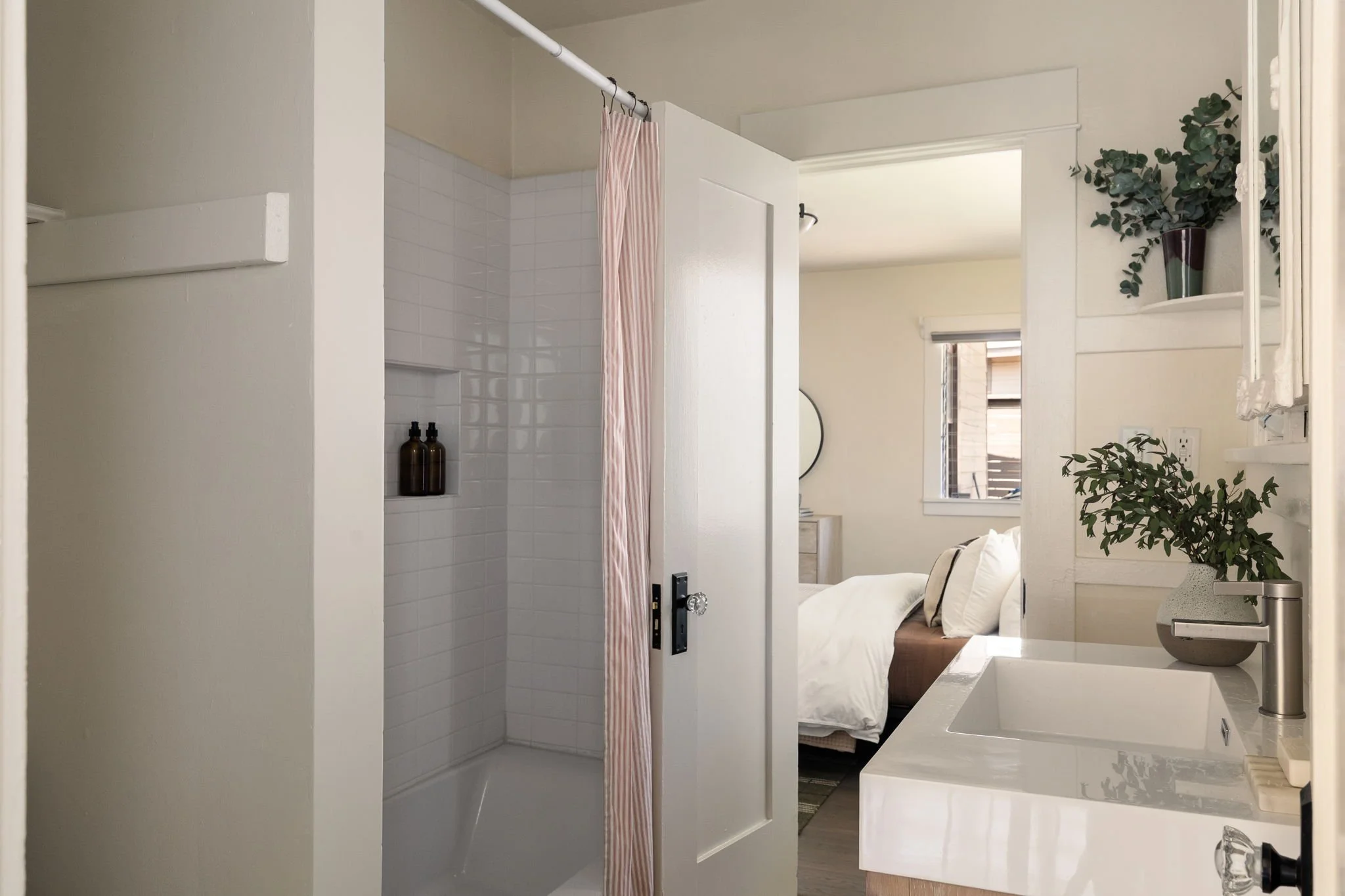 31-web-or-mls-708 N Ave 53-31.jpg