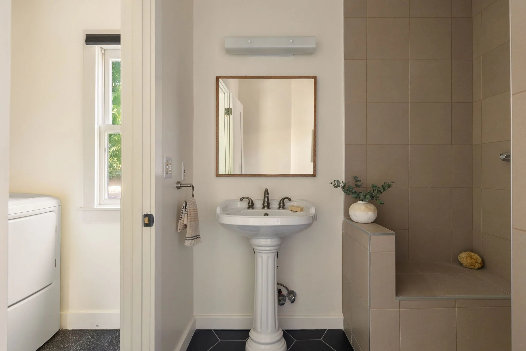 28-web-or-mls-708 N Ave 53-28.jpg