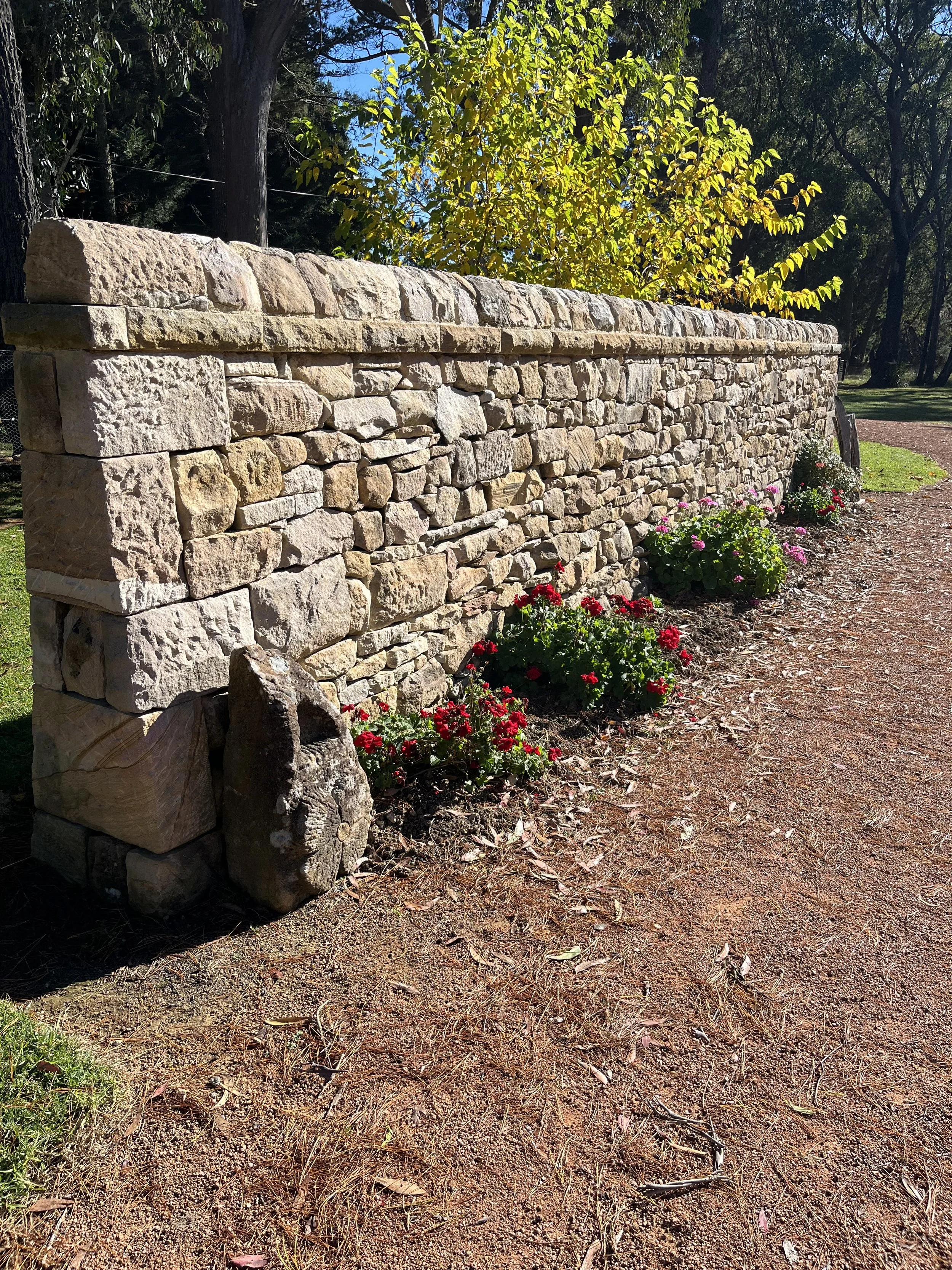 Natural stone walling by JT Stonewalls