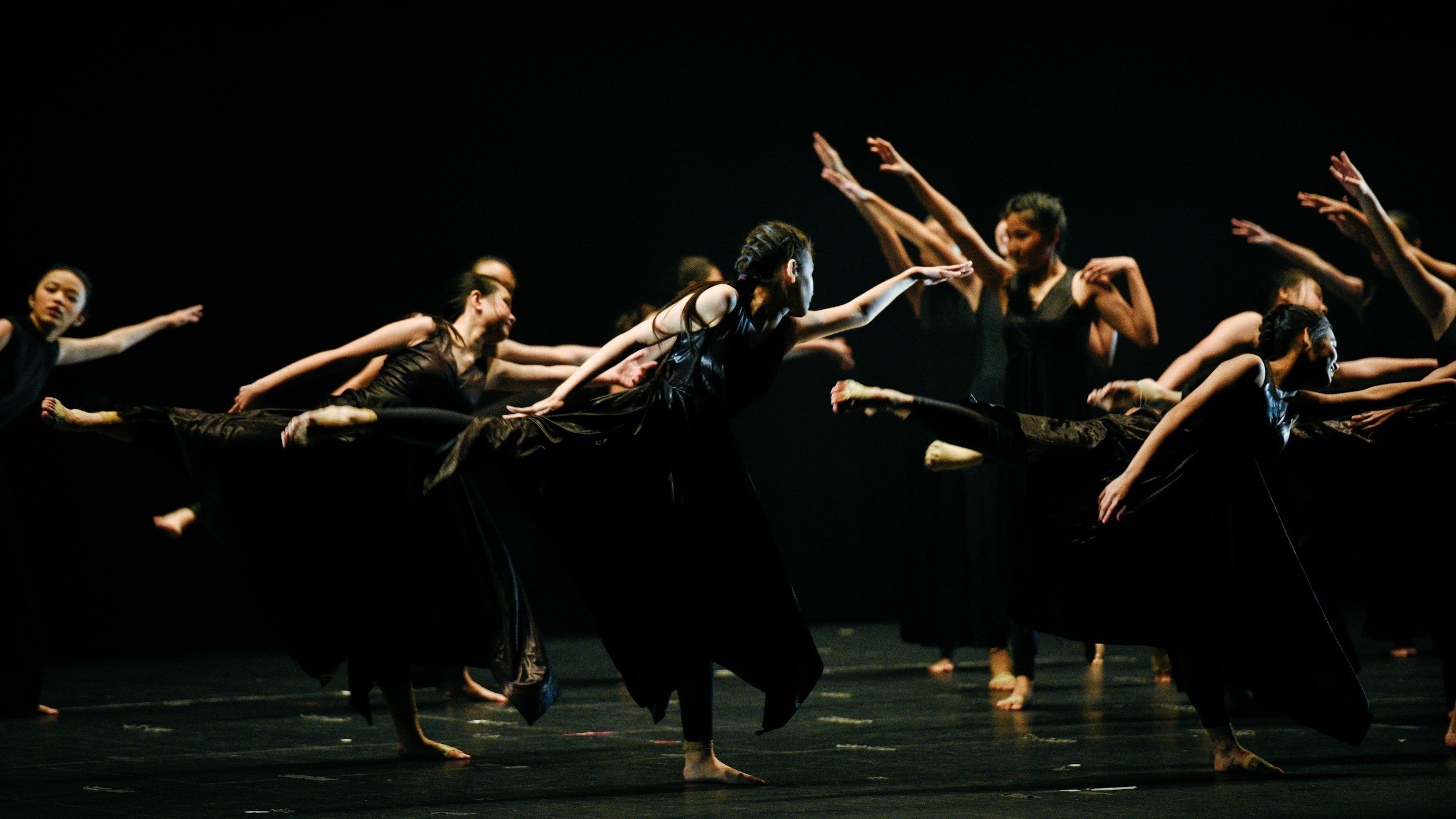 Group of contemporary dancers.