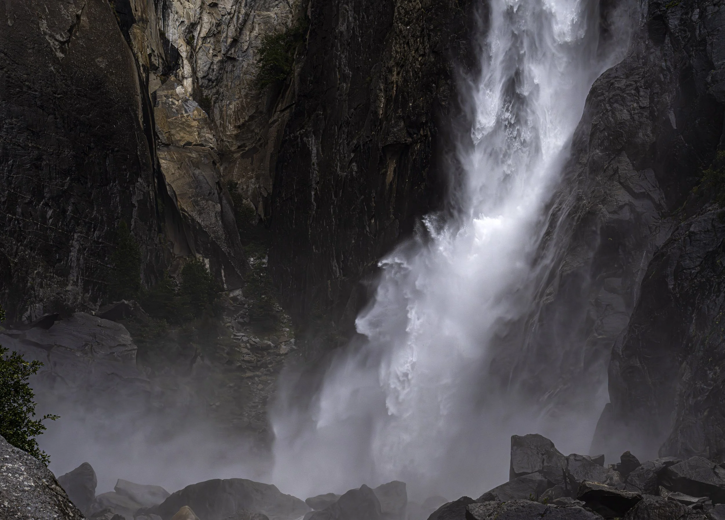 lower-yosemite-falls-Apr-2026