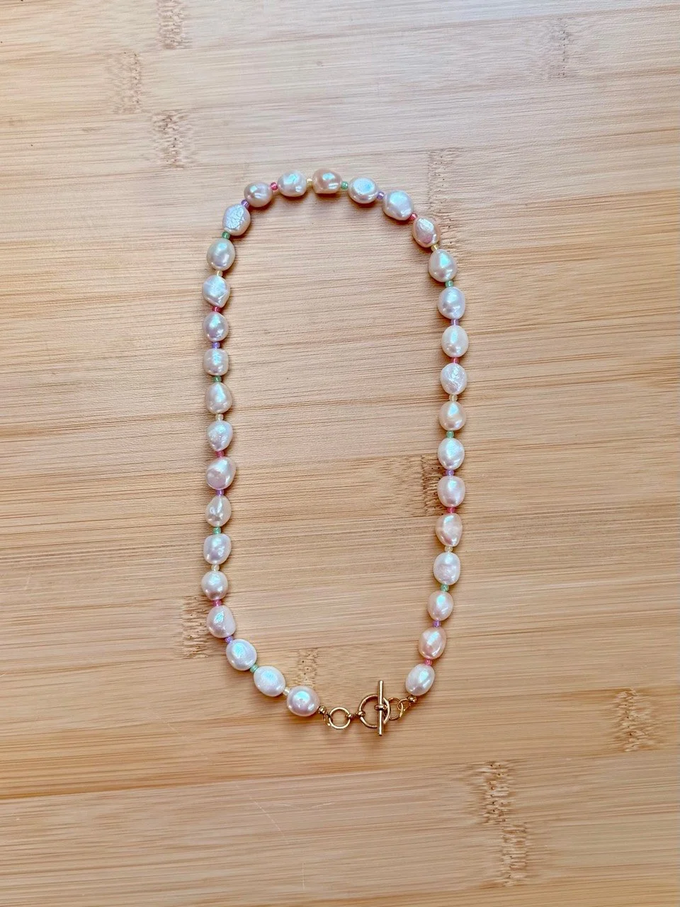 katie-mac-studio-sorbet-pearl-necklace-01.jpg