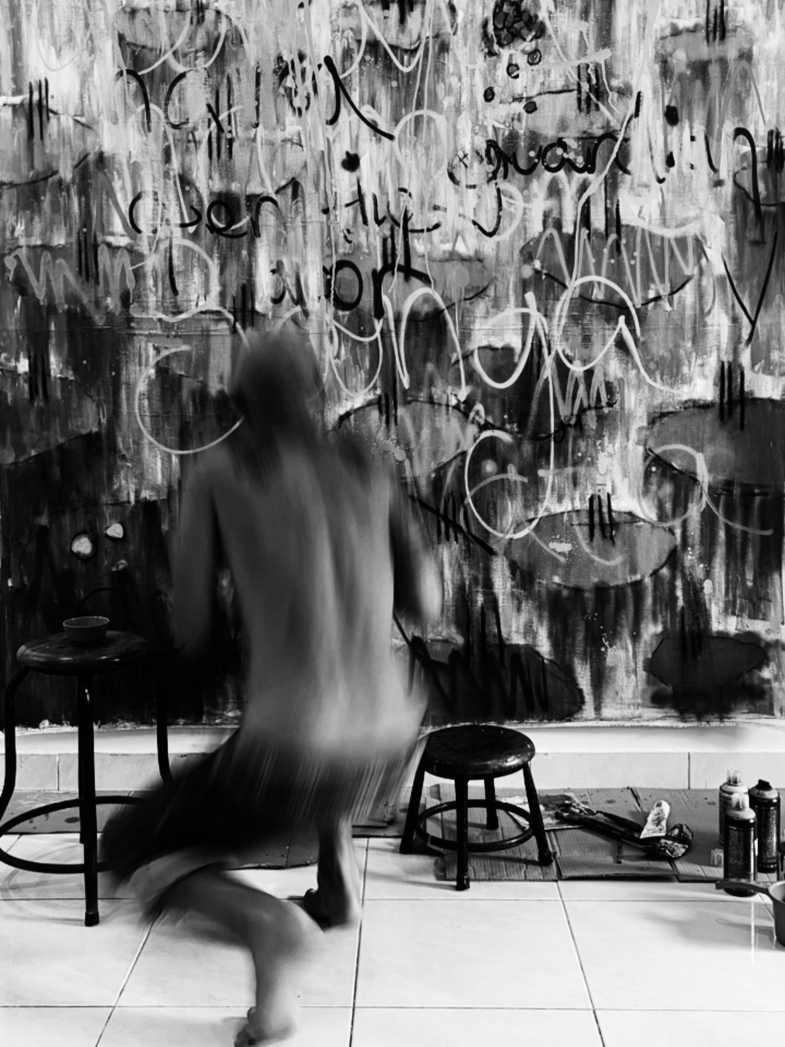 Studio pic &mdash;-> #painterstudio #abstractart #contemporarypaintings #artsy #blackandwhite