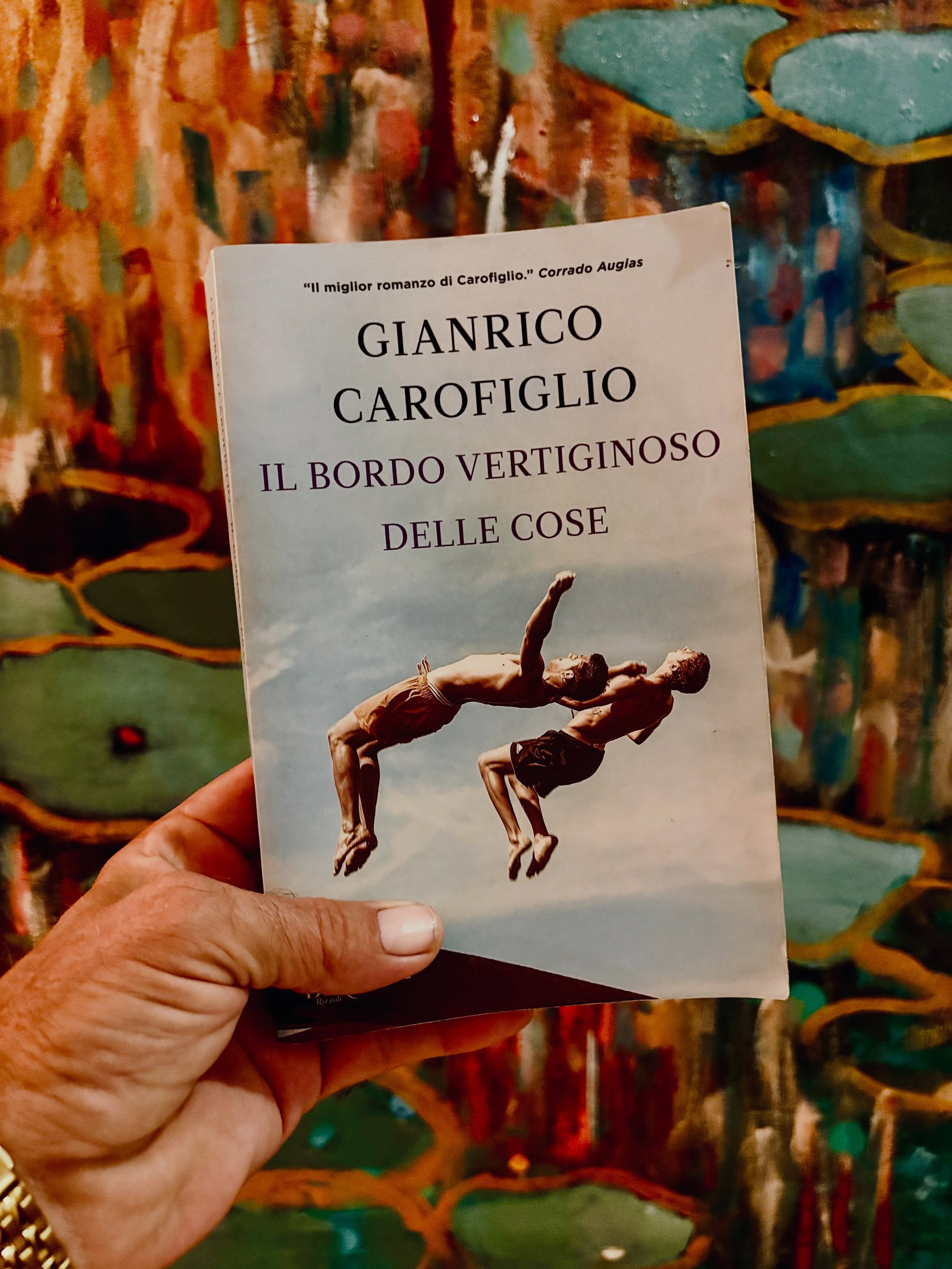 Marvellously written, as all of his novels, focusing on success and failure. Some reflections on the ephemeral nature of talent and the prison of expectations🤗
Thank you @gianricocarofiglio 🙏
#books #novelist #contemporarybooks #painterslife #booko