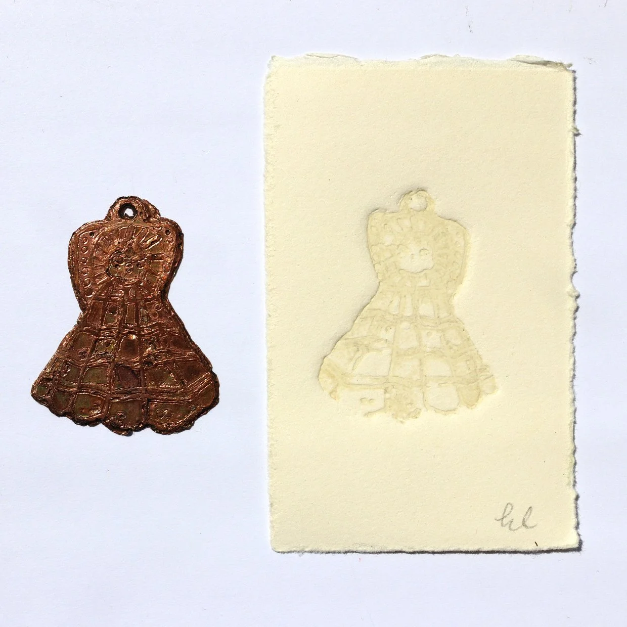 shell charm 1 .jpg